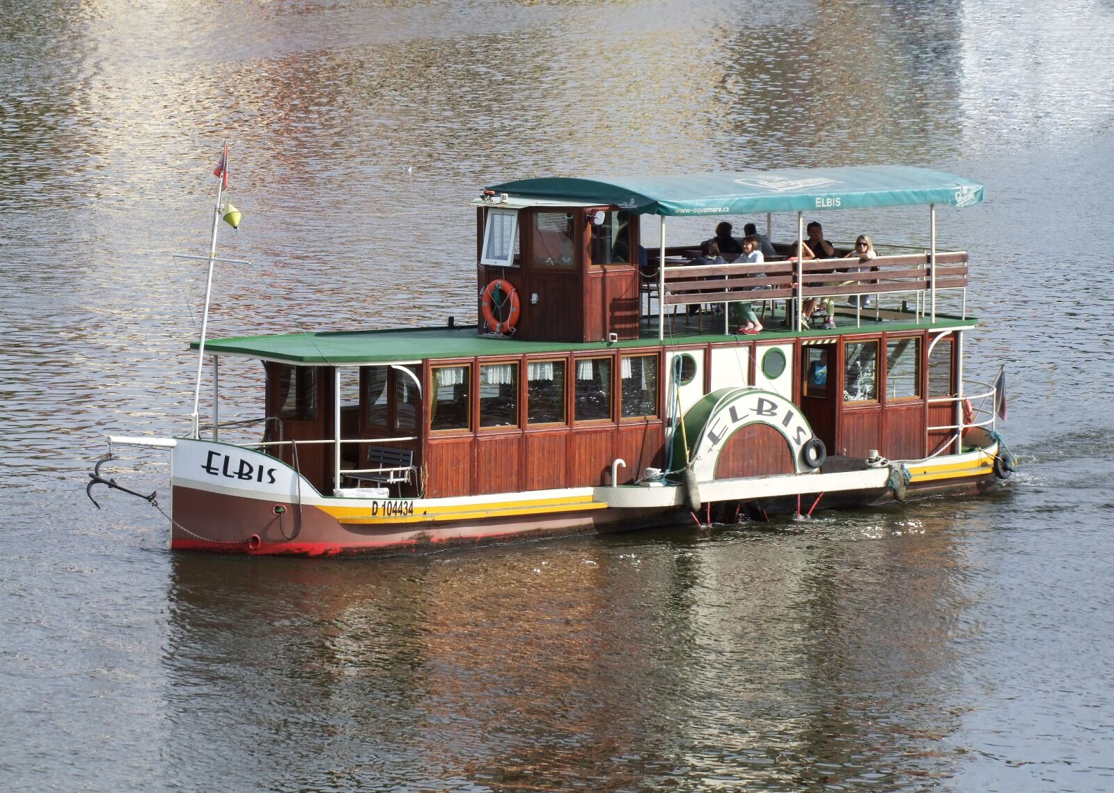 Fujifilm FinePix S100fs sample photo. Cruise, prague, vltava photography