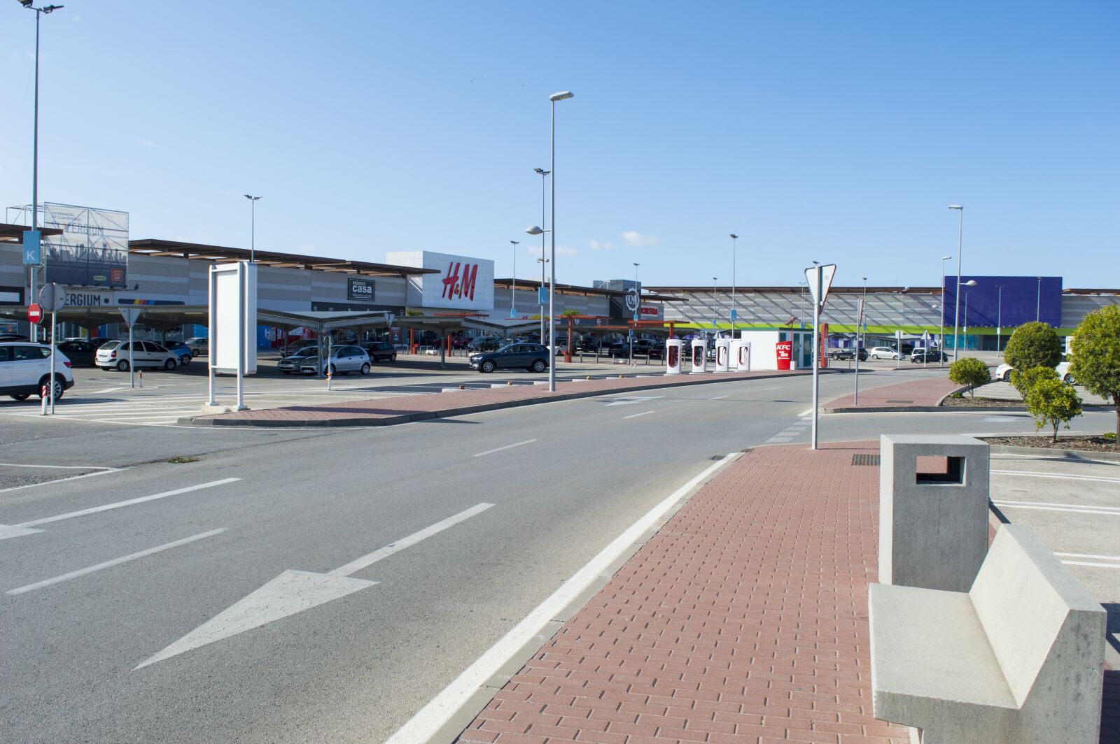 Nikon D3200 sample photo. Hypermarket, spain, droga photography