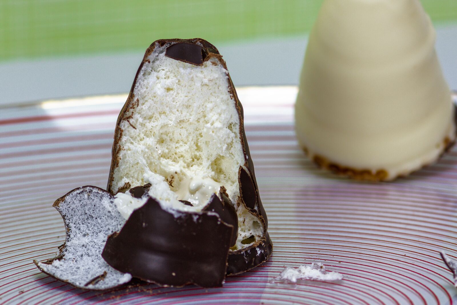 Nikon D7200 sample photo. Chocolate marshmallow, protein, mohrenkopf photography