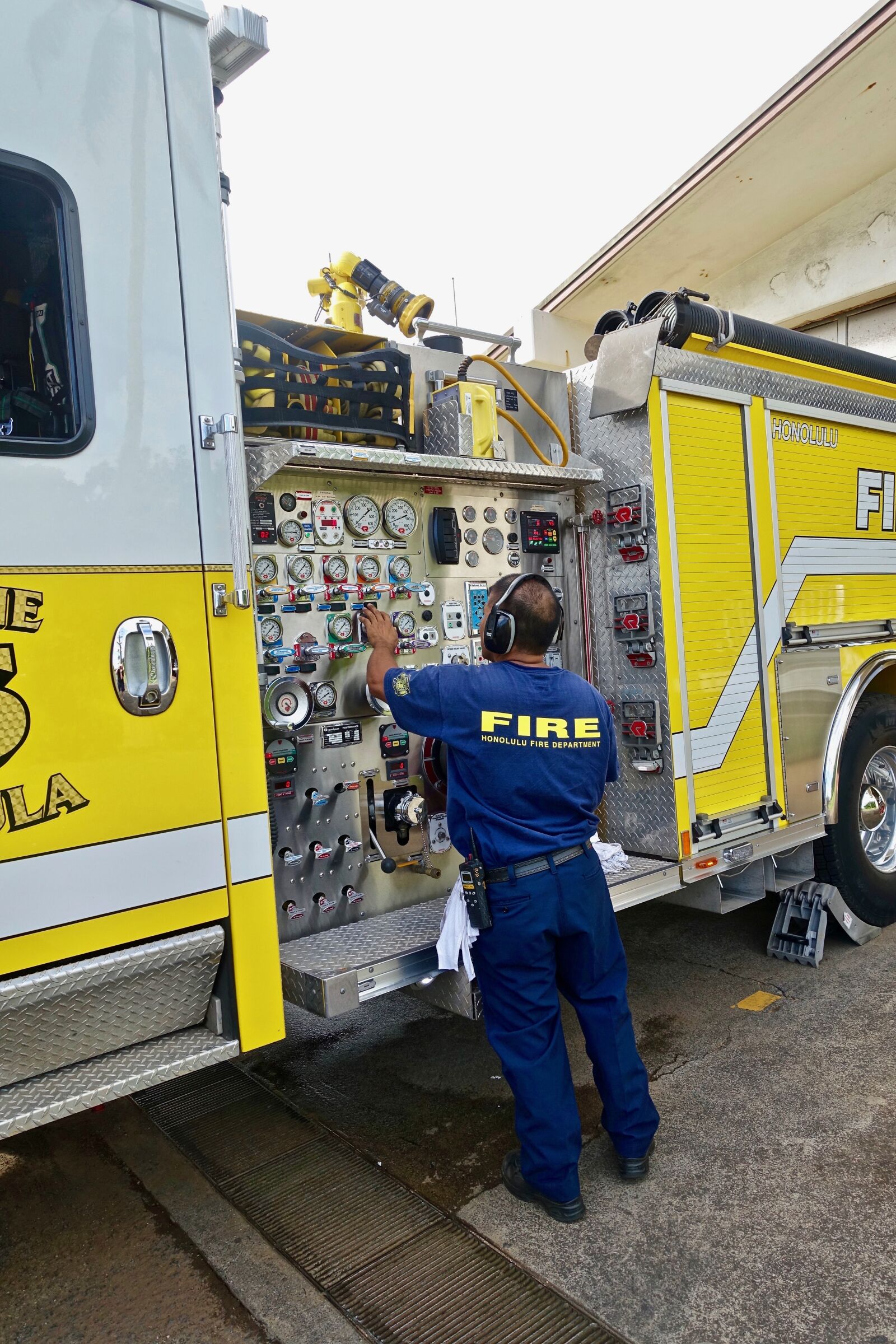 Sony Cyber-shot DSC-RX100 III sample photo. Firefighter, equipment, firetruck photography