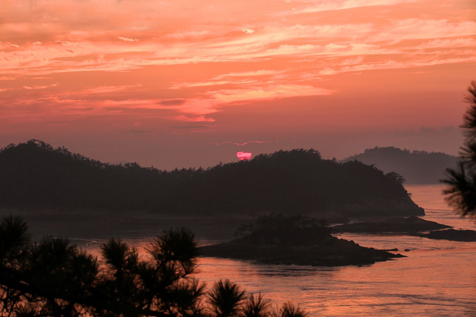 Canon EOS 5D Mark III sample photo. Sea, glow, sunset photography