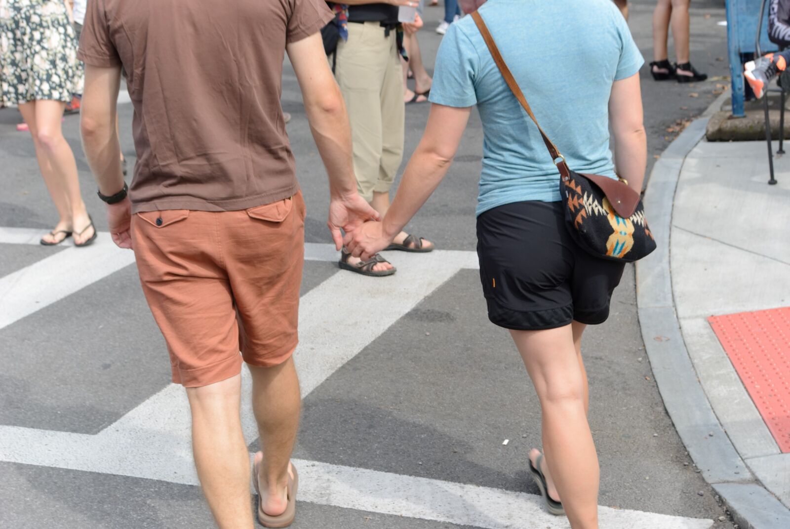 Nikon D40X sample photo. Holding hands, couple, walking photography