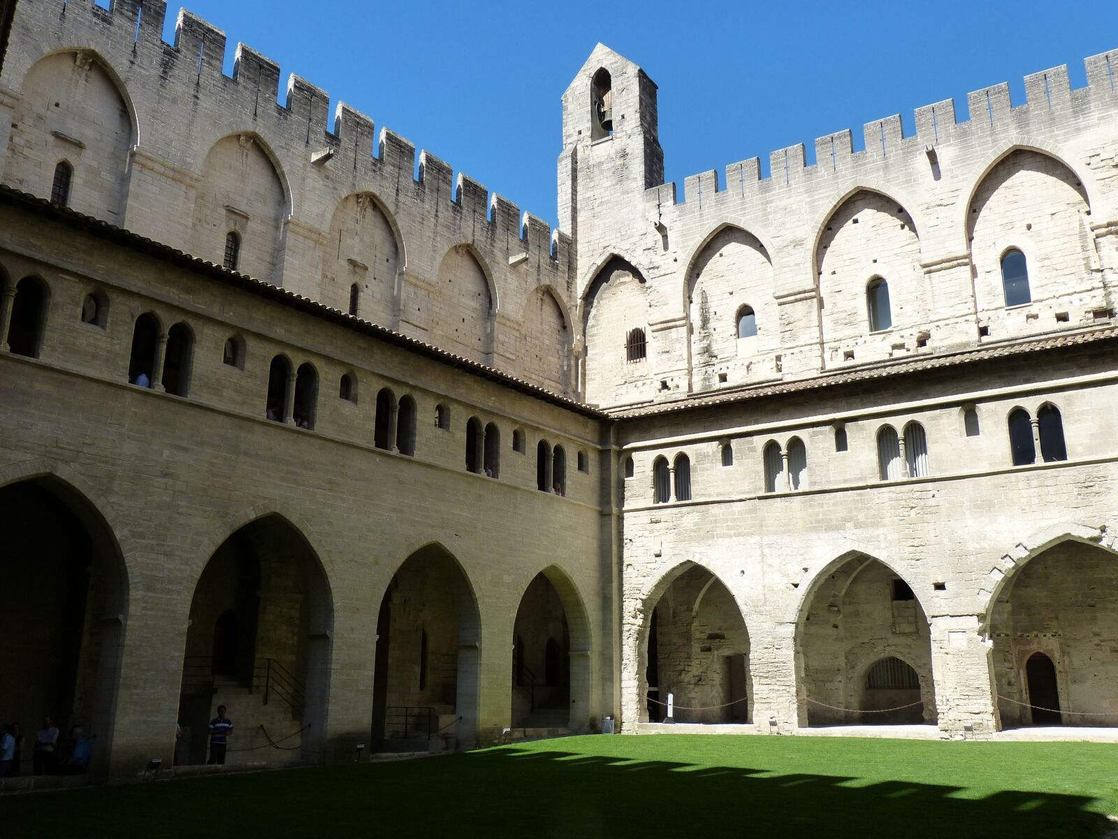 Panasonic Lumix DMC-FZ150 sample photo. Avignon, france, palais des photography