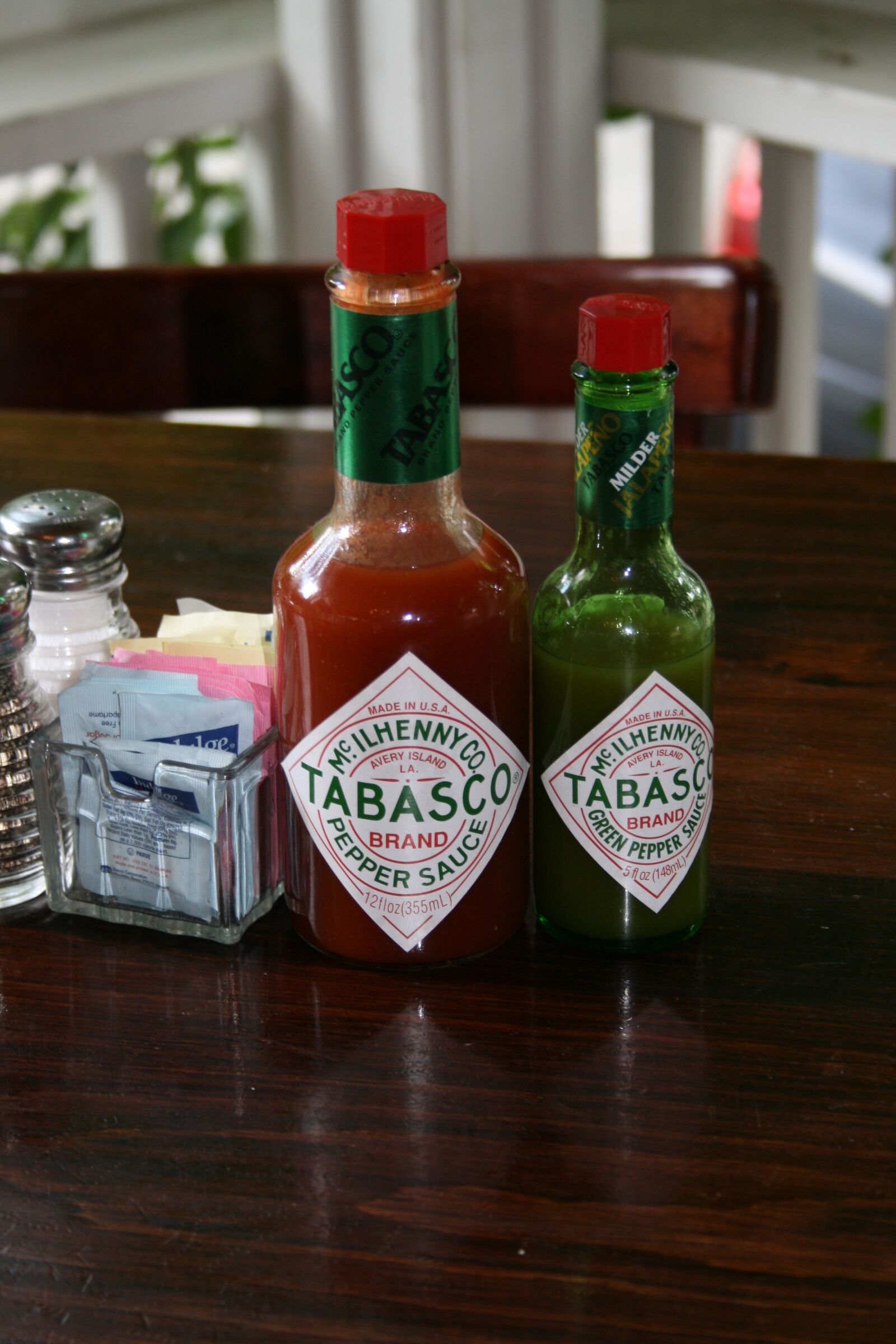 Canon EOS 400D (EOS Digital Rebel XTi / EOS Kiss Digital X) sample photo. Tobasco, hot sauce, cayenne photography