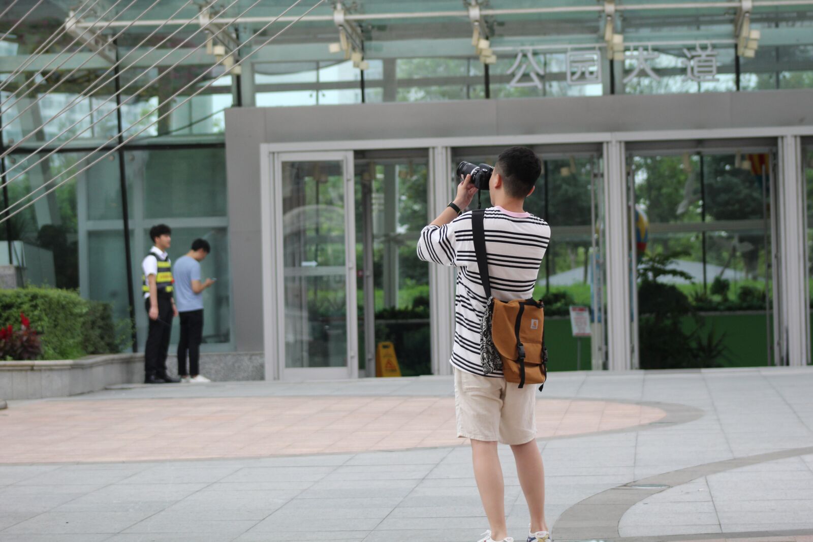 Canon EOS 2000D (EOS Rebel T7 / EOS Kiss X90 / EOS 1500D) sample photo. Handsome guy, figure, photography photography