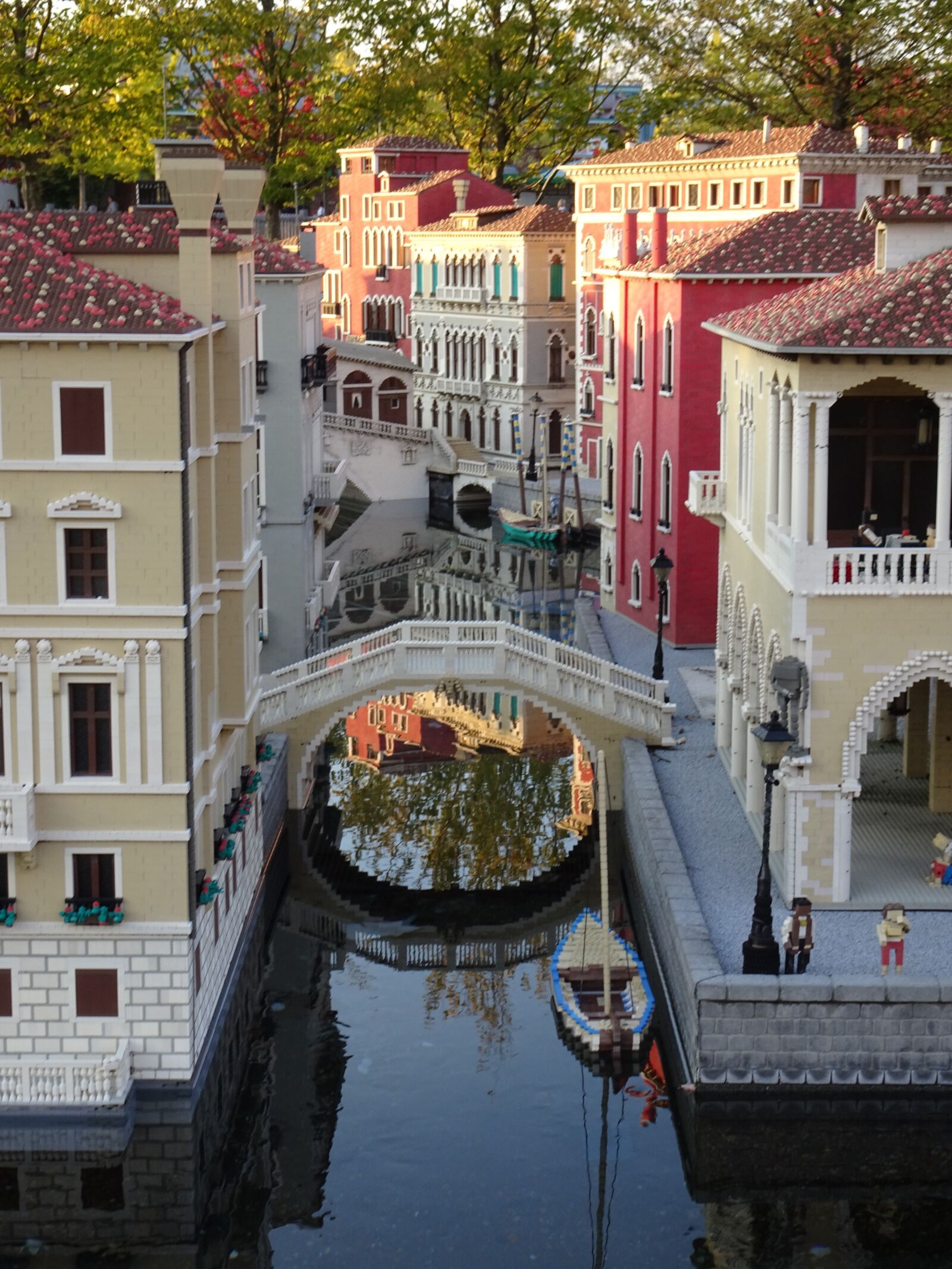Sony Cyber-shot DSC-WX500 sample photo. Venice, legoland, from lego photography