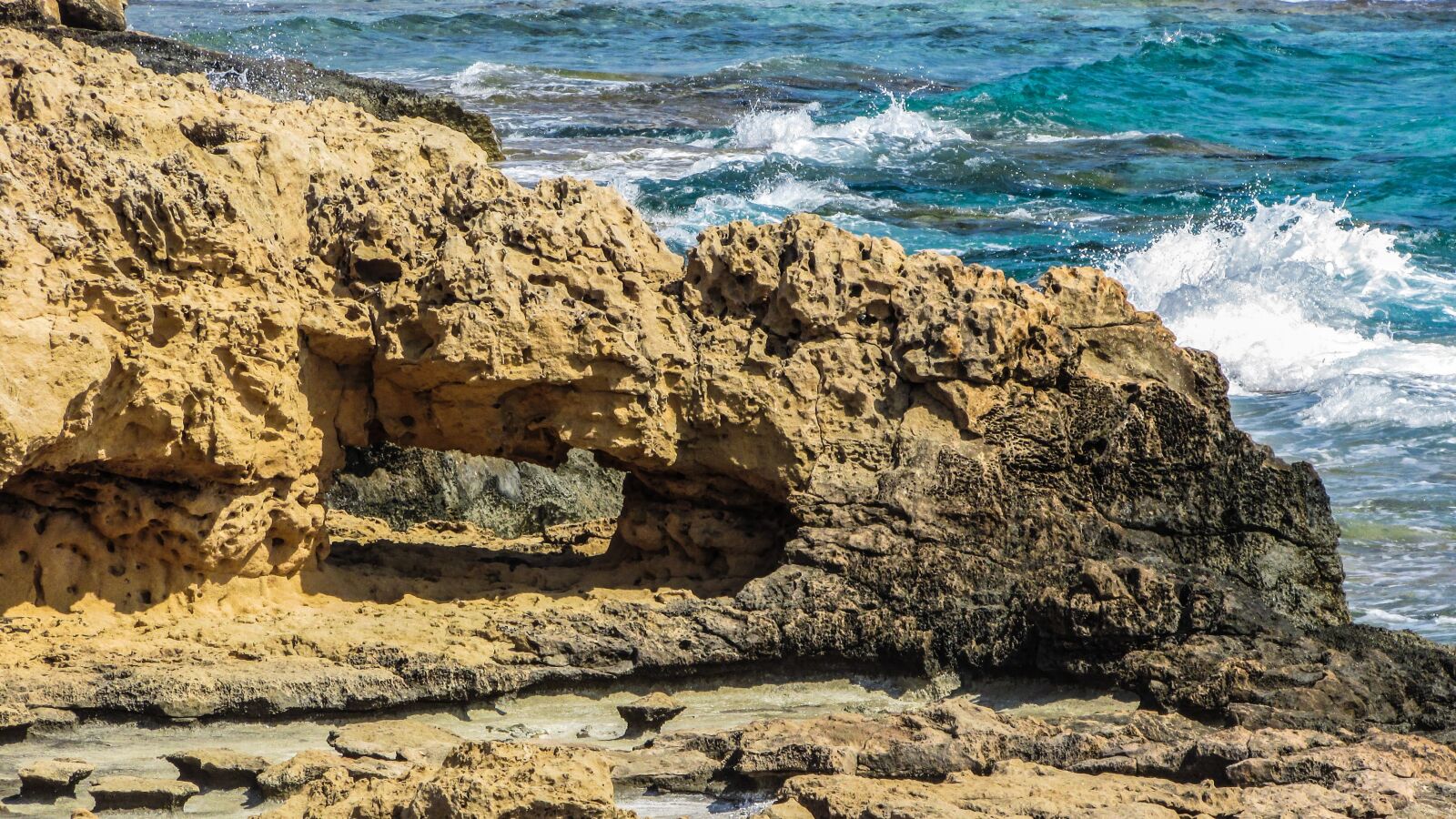 Canon PowerShot SX400 IS sample photo. Rocky coast, formation, erosion photography