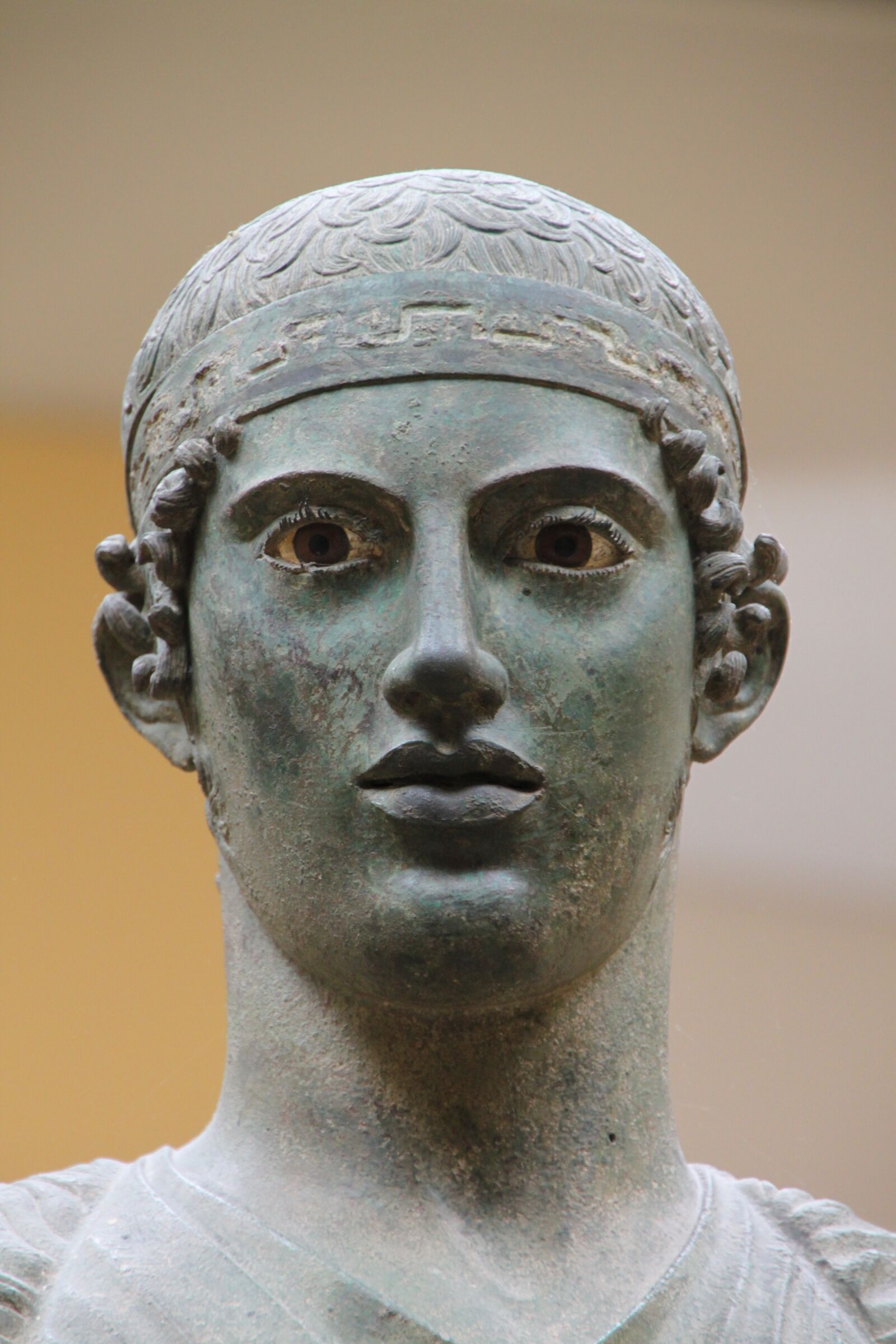 Canon EOS 500D (EOS Rebel T1i / EOS Kiss X3) sample photo. Delphi, museum, statue photography