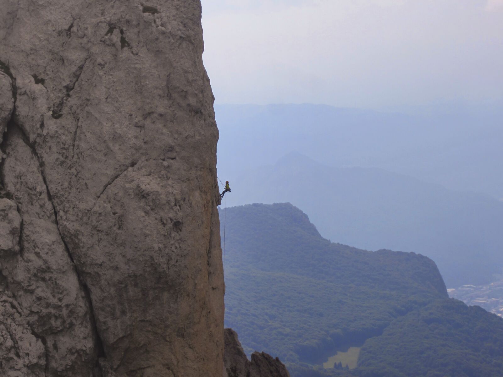 Canon PowerShot ELPH 100 HS (IXUS 115 HS / IXY 210F) sample photo. Mountain, rock, climbing photography