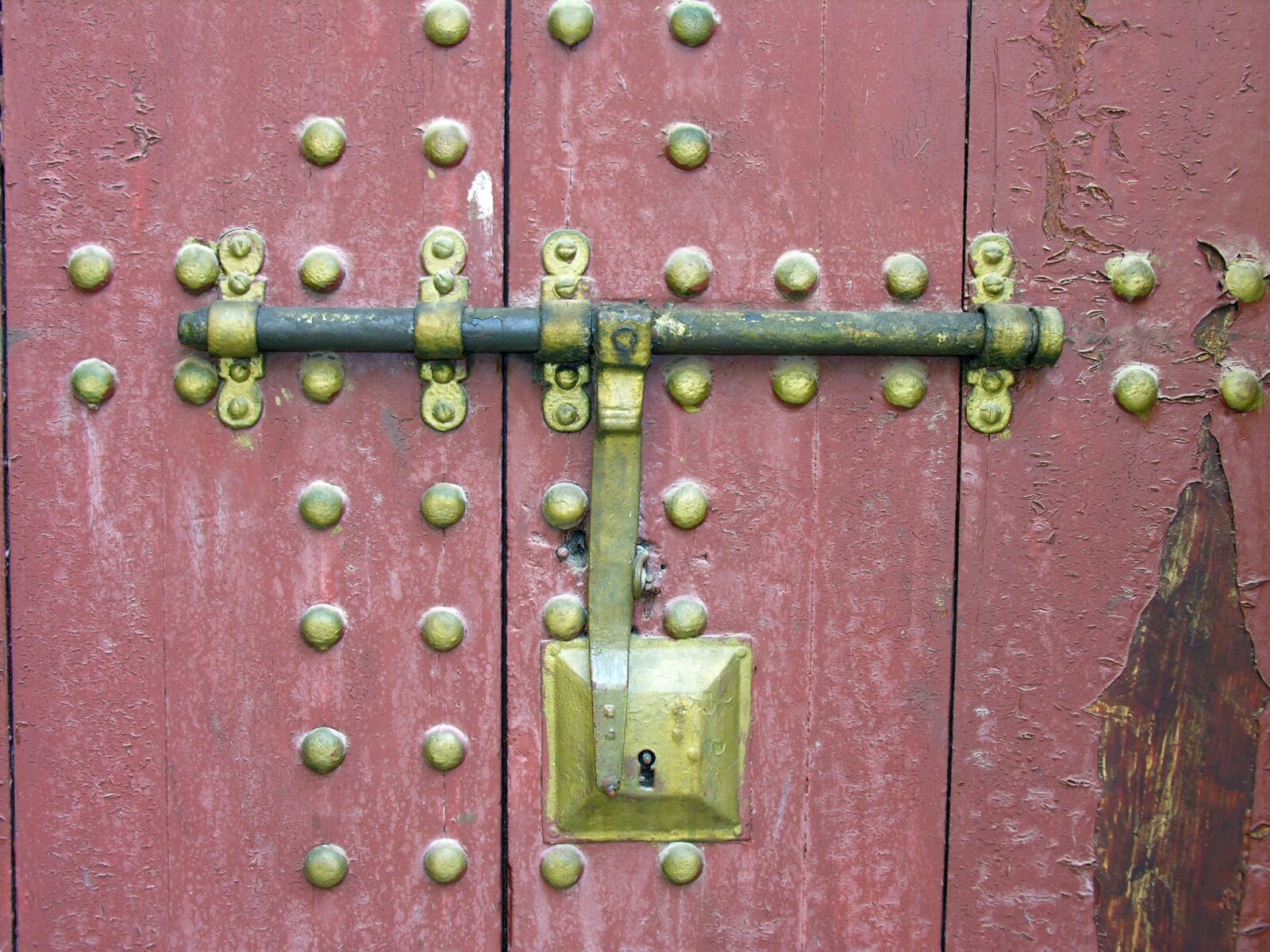 Nikon E8800 sample photo. Door, lock, wood photography
