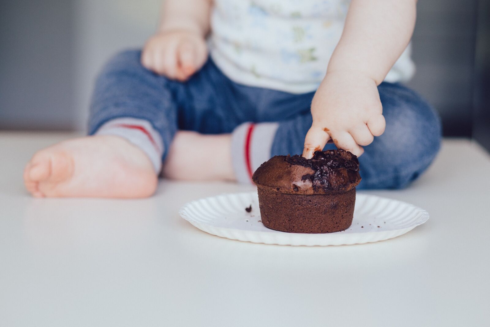 Canon EF 85mm F1.8 USM sample photo. Cupcake, baby, food photography
