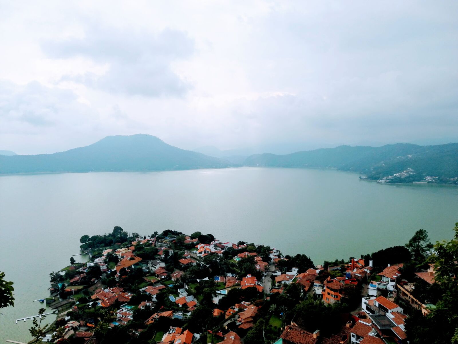 HUAWEI SNE-LX3 sample photo. Lake, people, landscape photography