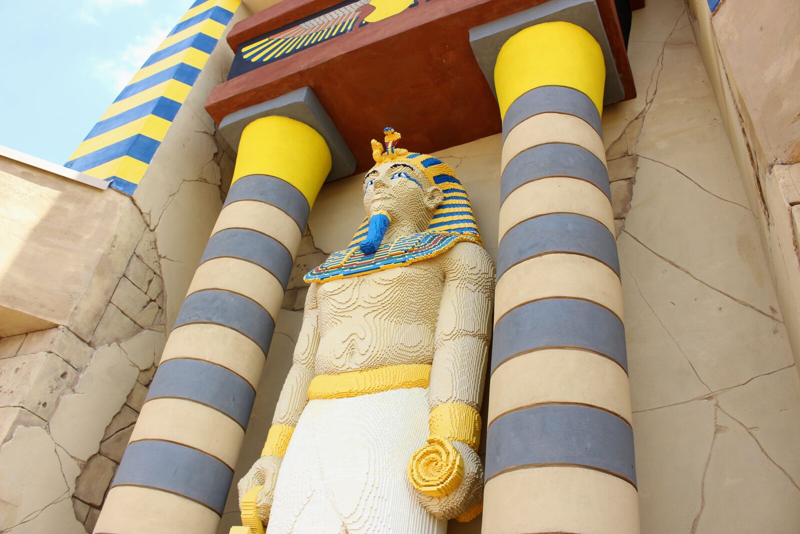 Canon EOS 100D (EOS Rebel SL1 / EOS Kiss X7) sample photo. Lego, legoland, build photography