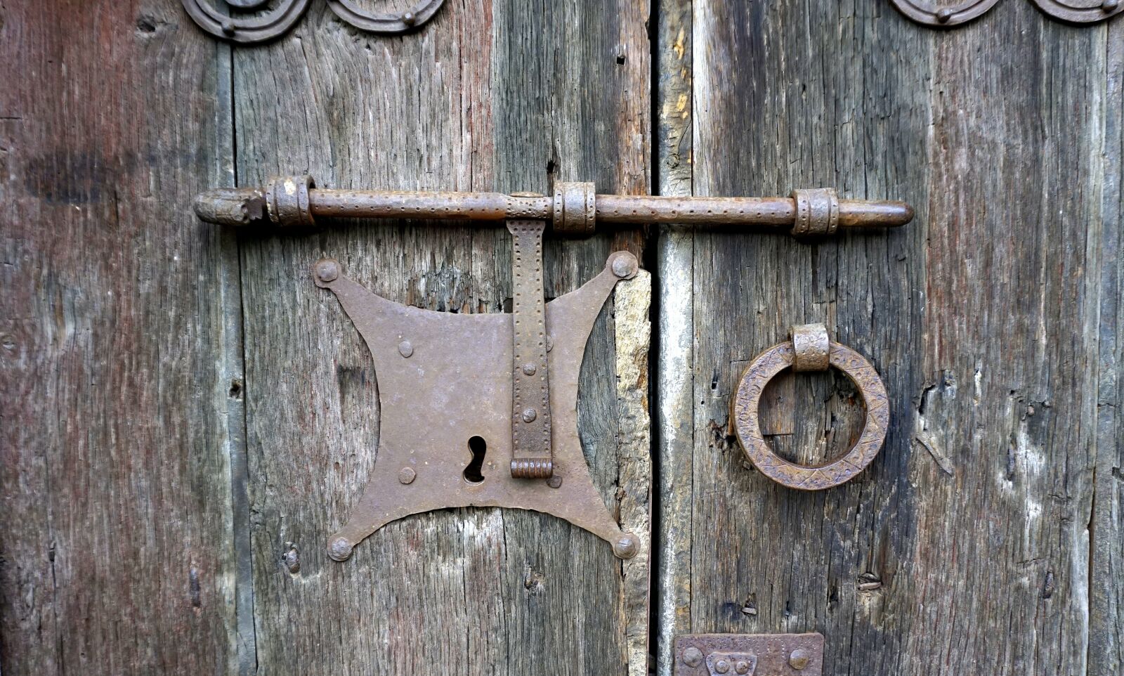 Sony a6000 sample photo. Door, old, nail photography