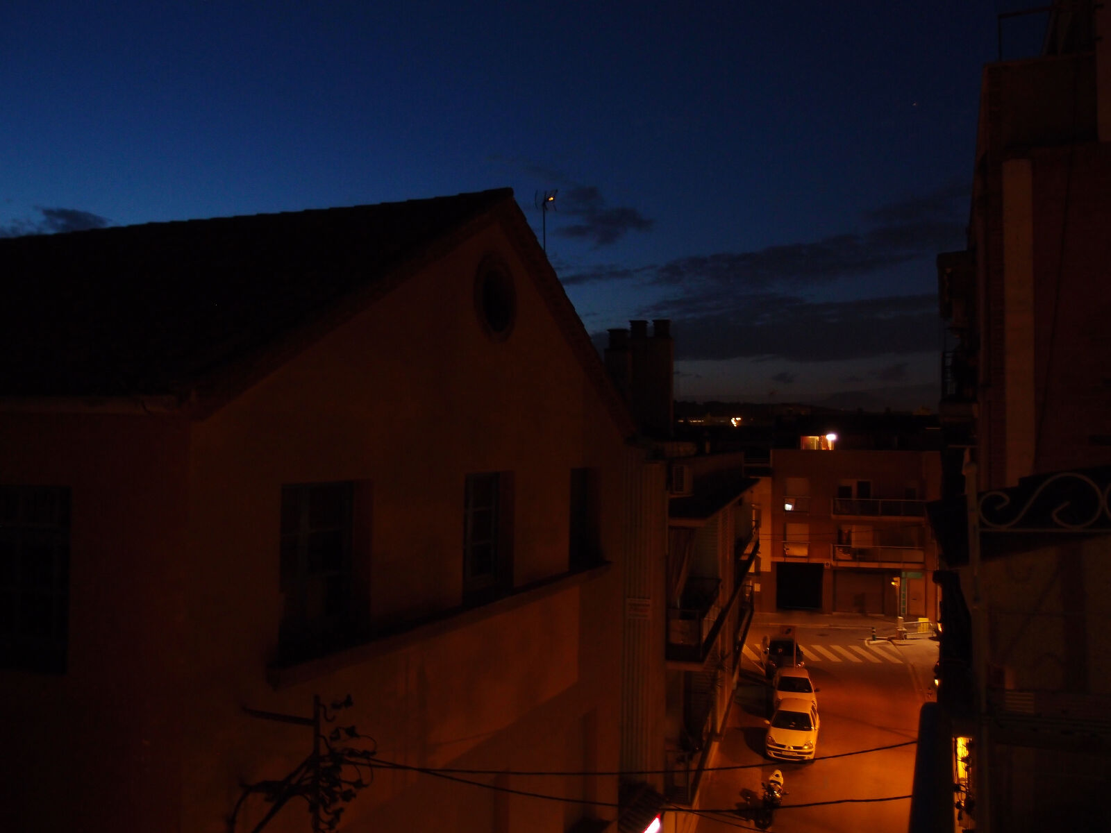 Olympus XZ-1 sample photo. Night, sky, street photography