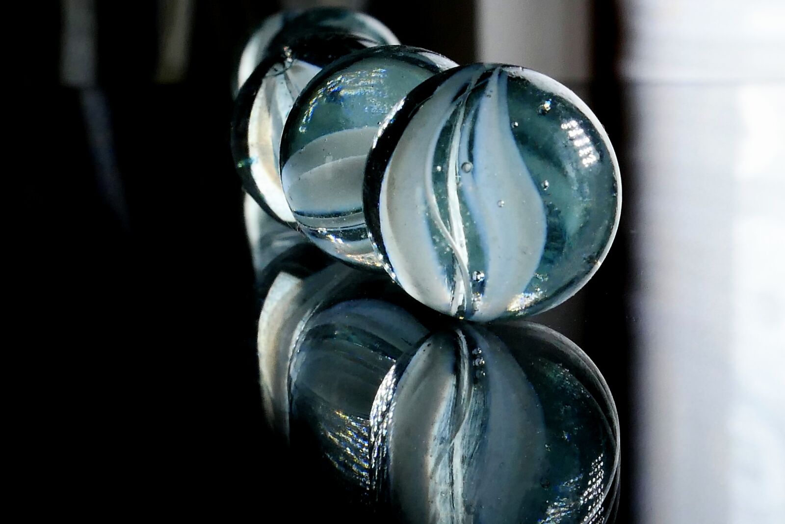 Panasonic Lumix DMC-LX10 (Lumix DMC-LX15) sample photo. Glass, glaskugeln, glass marbles photography