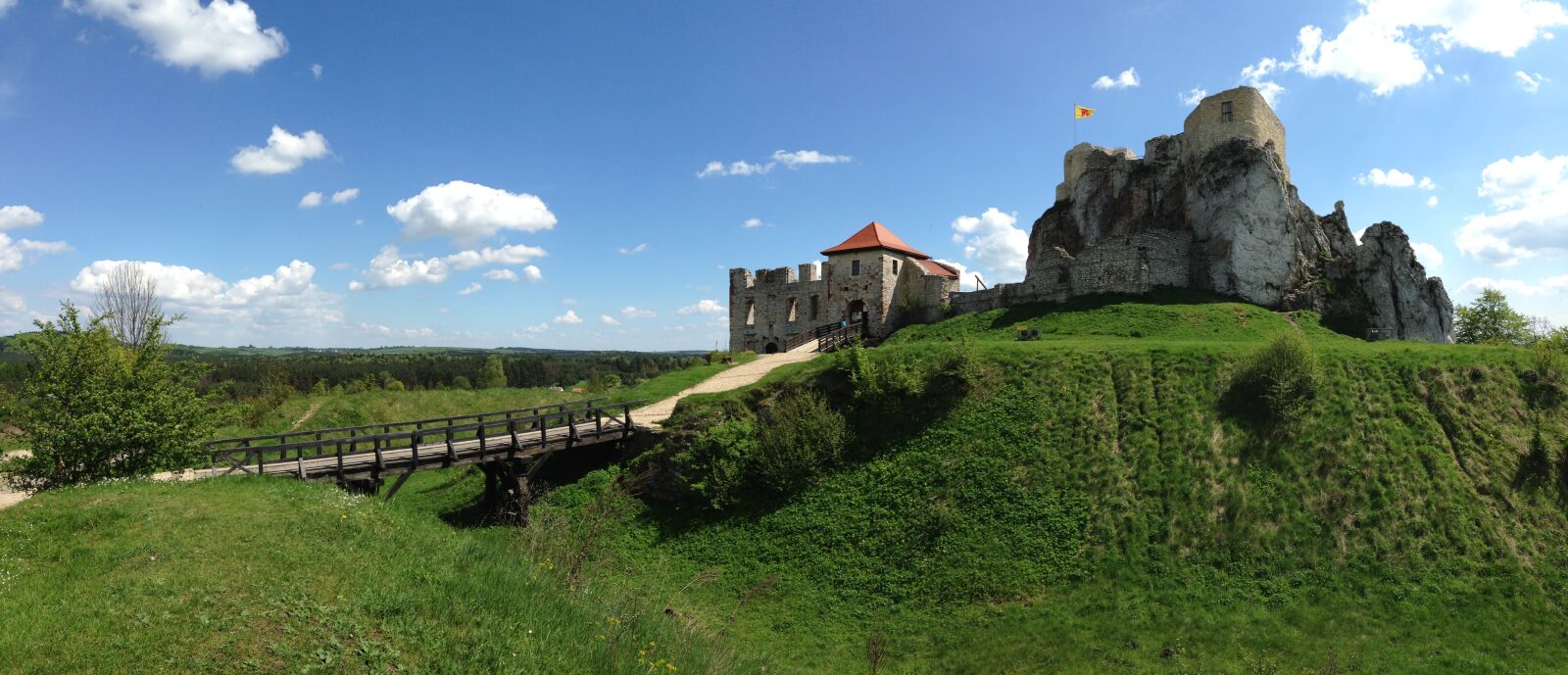 iPhone 5c back camera 4.12mm f/2.4 sample photo. Castle, the ruins of photography
