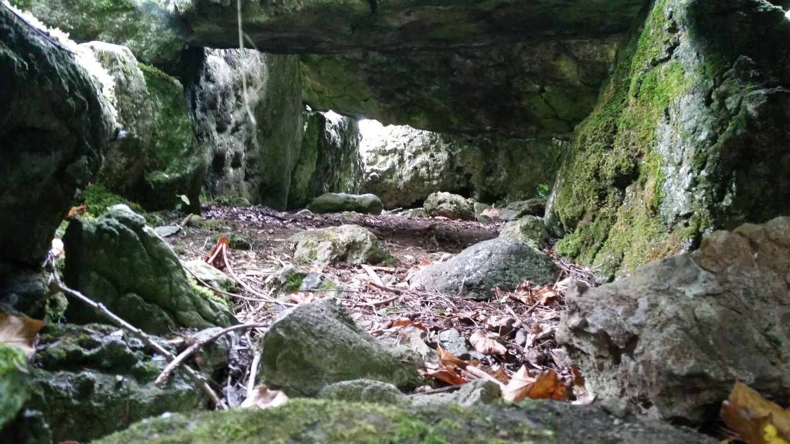 Samsung Galaxy S5 sample photo. Passage tomb, ireland, lough photography