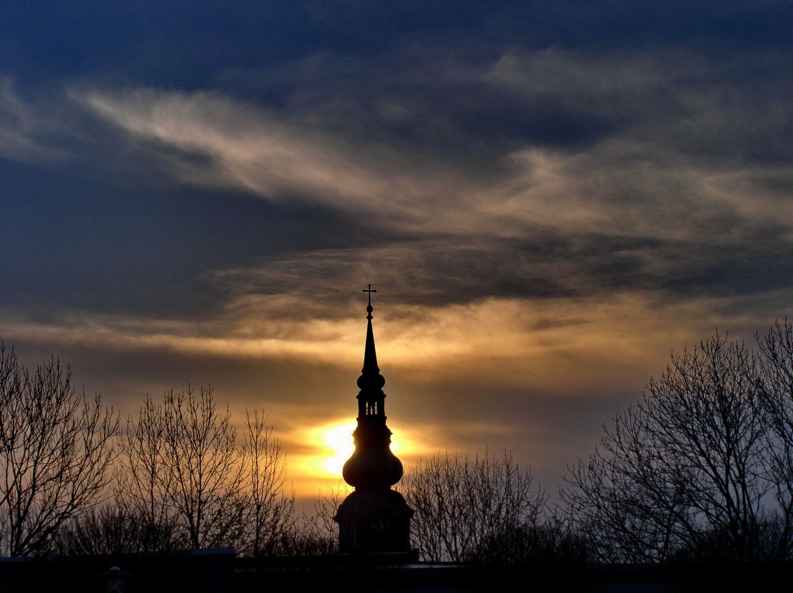 Olympus C4100Z,C4000Z sample photo. Sunset, winter, steeple photography