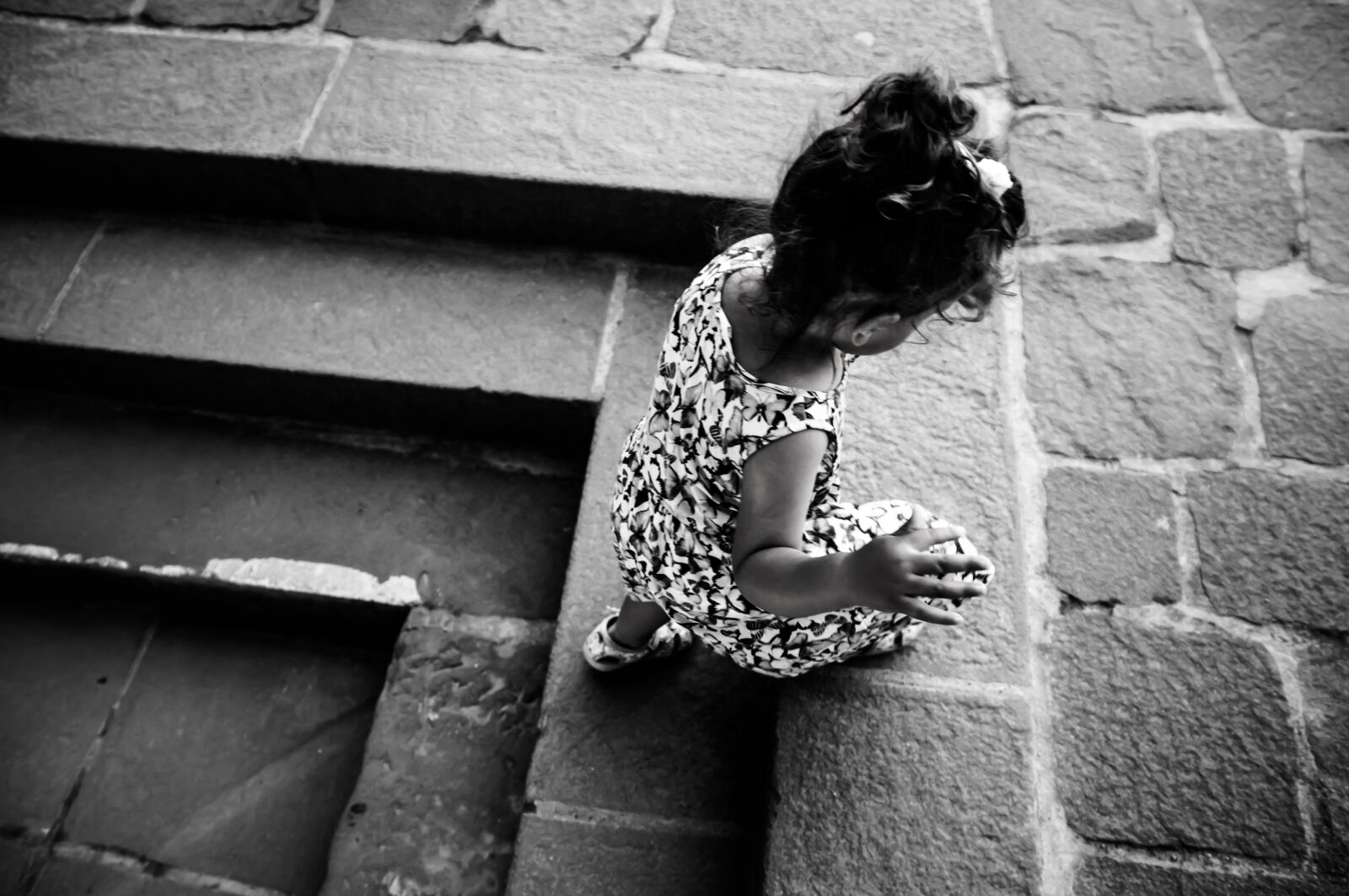 Nikon D90 sample photo. People, girl, stairs photography