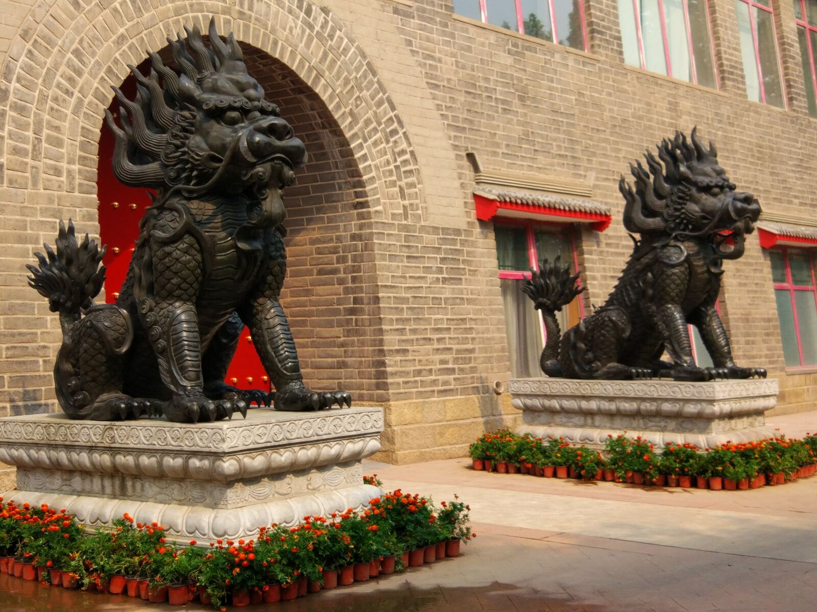 Xiaomi MI 5 sample photo. China, sculpture, lion photography