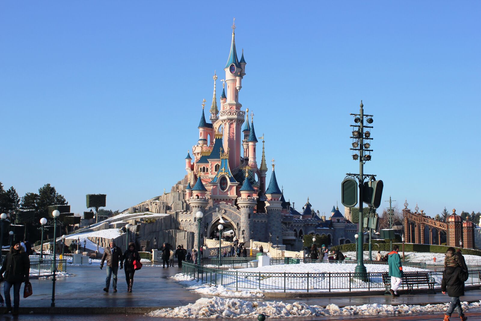 Canon EOS 550D (EOS Rebel T2i / EOS Kiss X4) sample photo. Disneyland, castle, disney photography