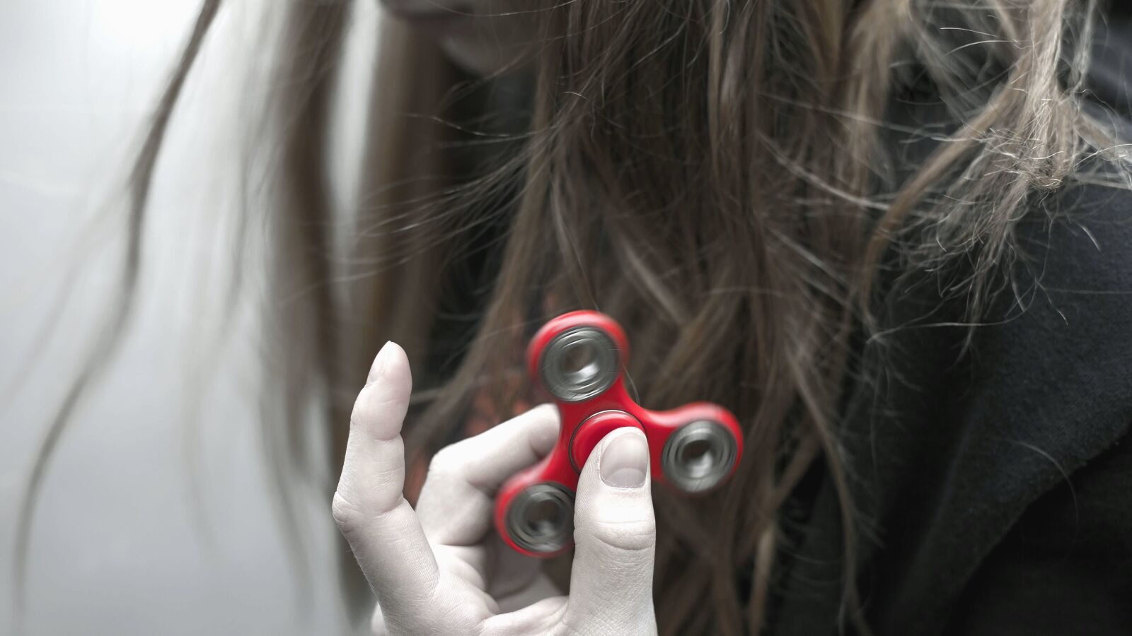 Canon EOS 5D Mark III sample photo. Toy, rotation, hair, girl photography