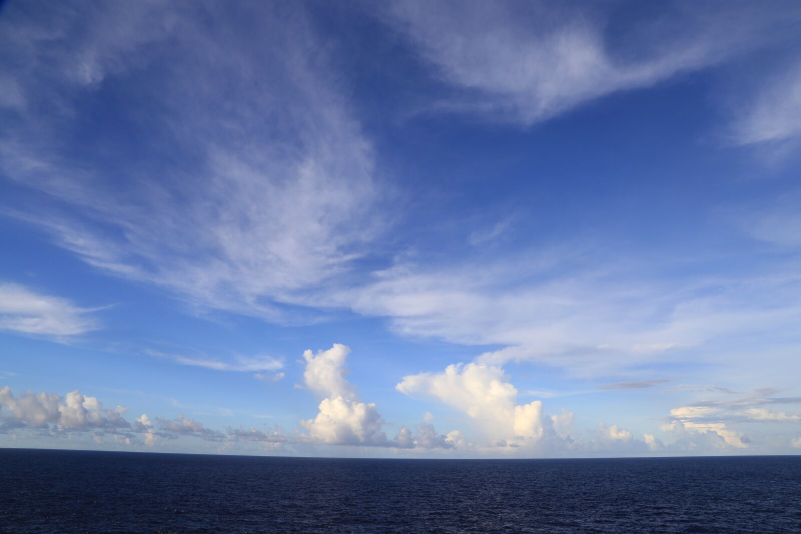 Canon EOS 6D + Canon EF 24-105mm F4L IS USM sample photo. Travel, cloud, the sea photography