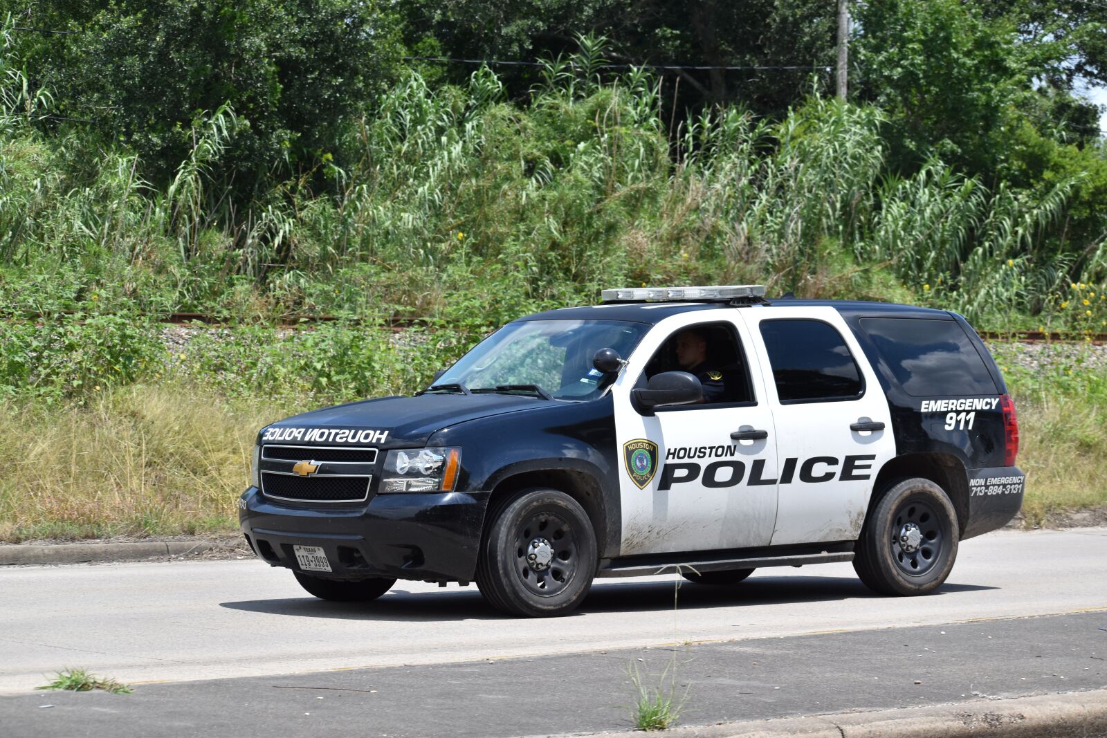 Nikon D3500 sample photo. Hpd, houston police department, 911 photography