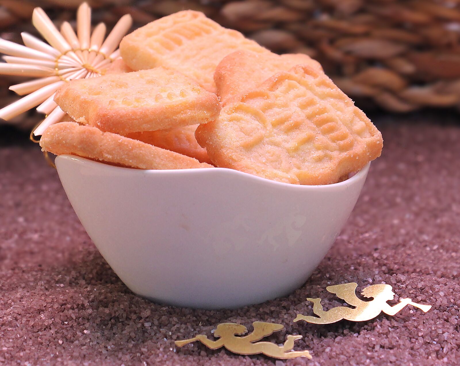 Canon EOS 550D (EOS Rebel T2i / EOS Kiss X4) sample photo. Speculaas, pastries, christmas cookies photography