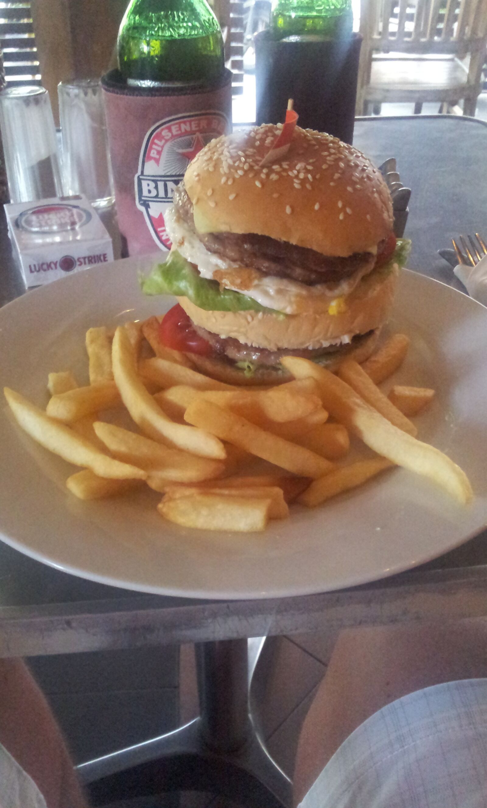 Samsung Galaxy S2 sample photo. Eat, fast food, burger photography