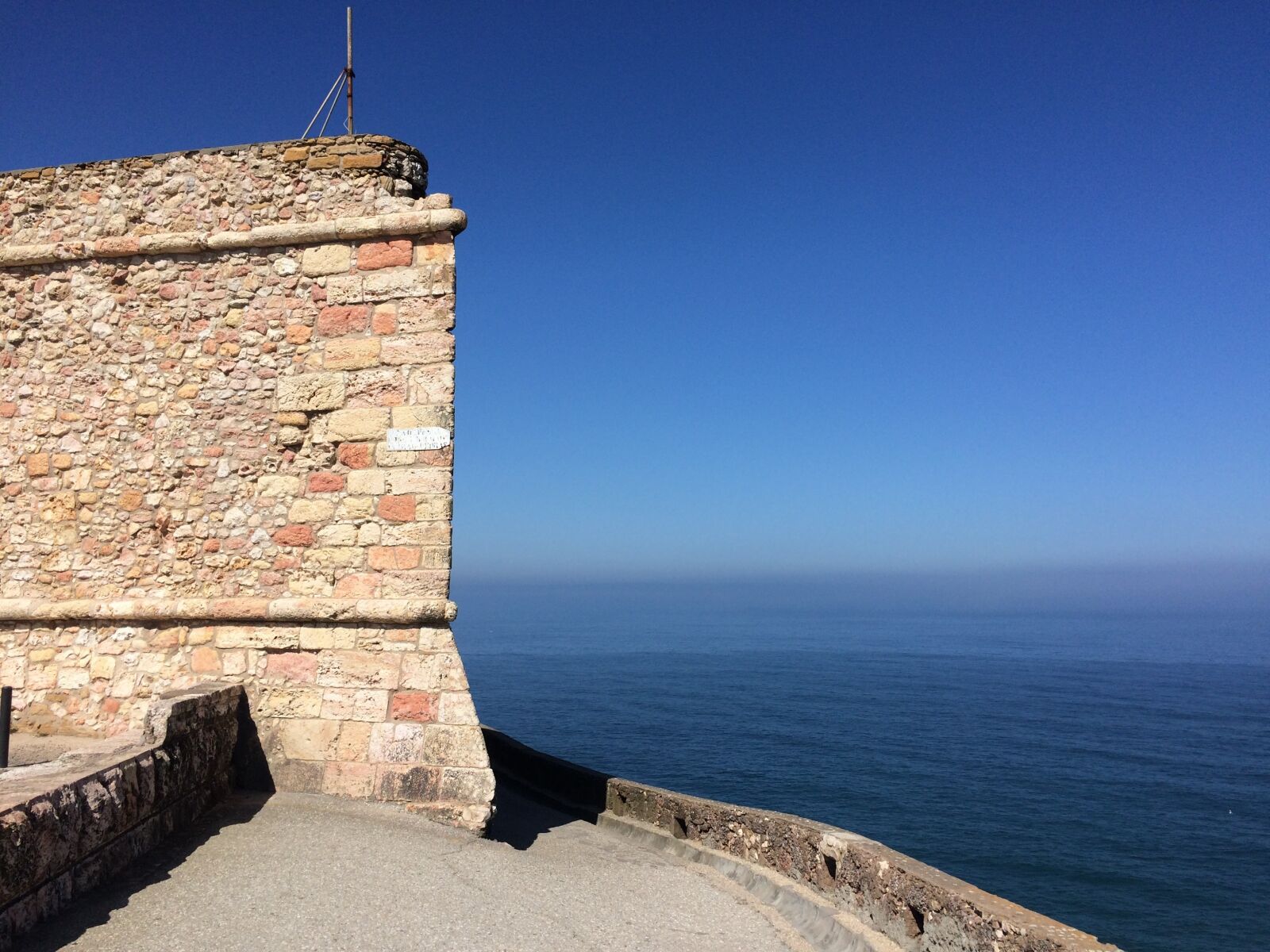 iPhone 5s back camera 4.15mm f/2.2 sample photo. Castle, wall, sea photography