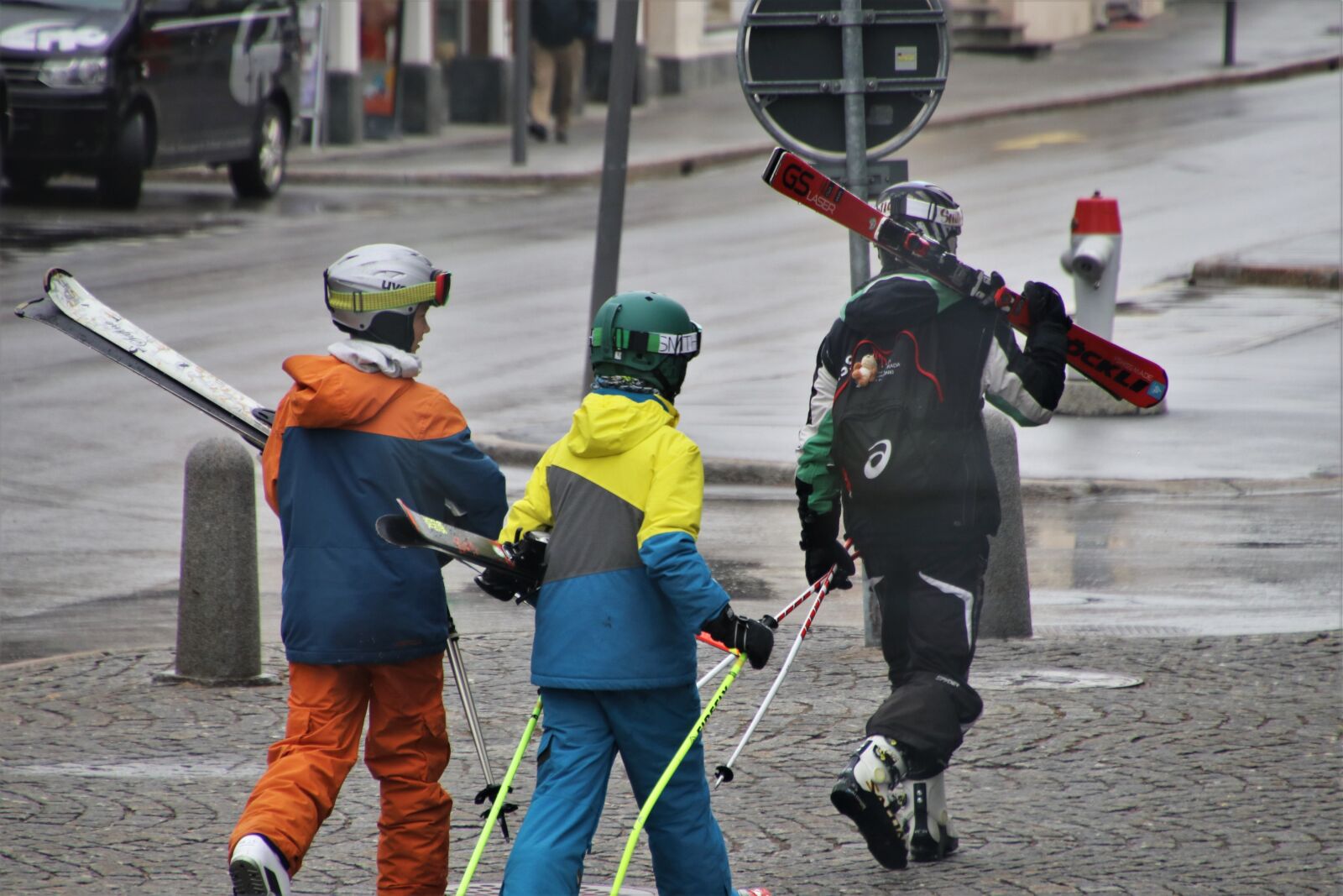 Canon EOS 80D sample photo. Skis, ski, skiers photography