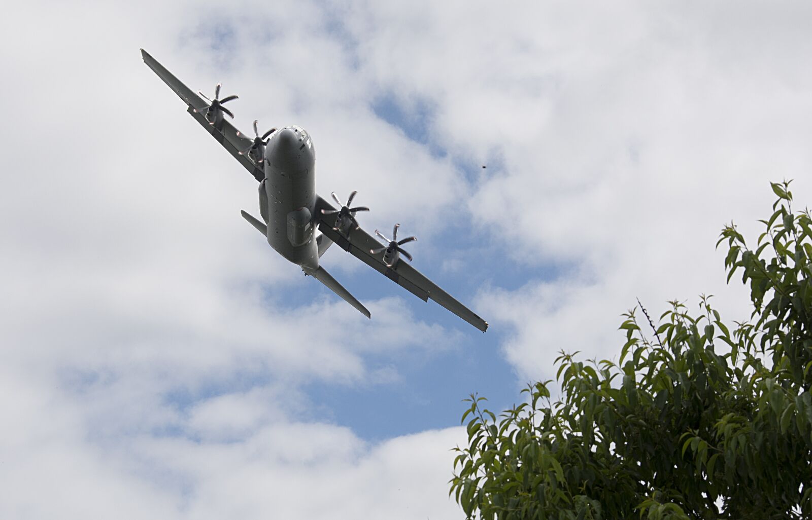 Nikon D5200 sample photo. Airplane, aircraft, military photography