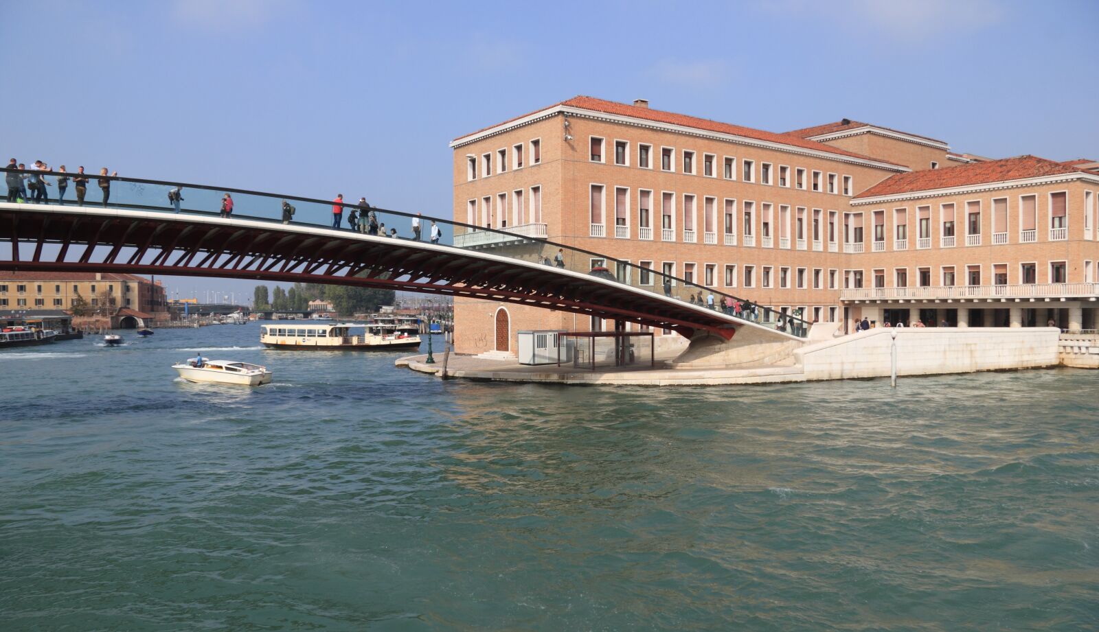 Canon EOS 550D (EOS Rebel T2i / EOS Kiss X4) sample photo. Italy, venice, square photography