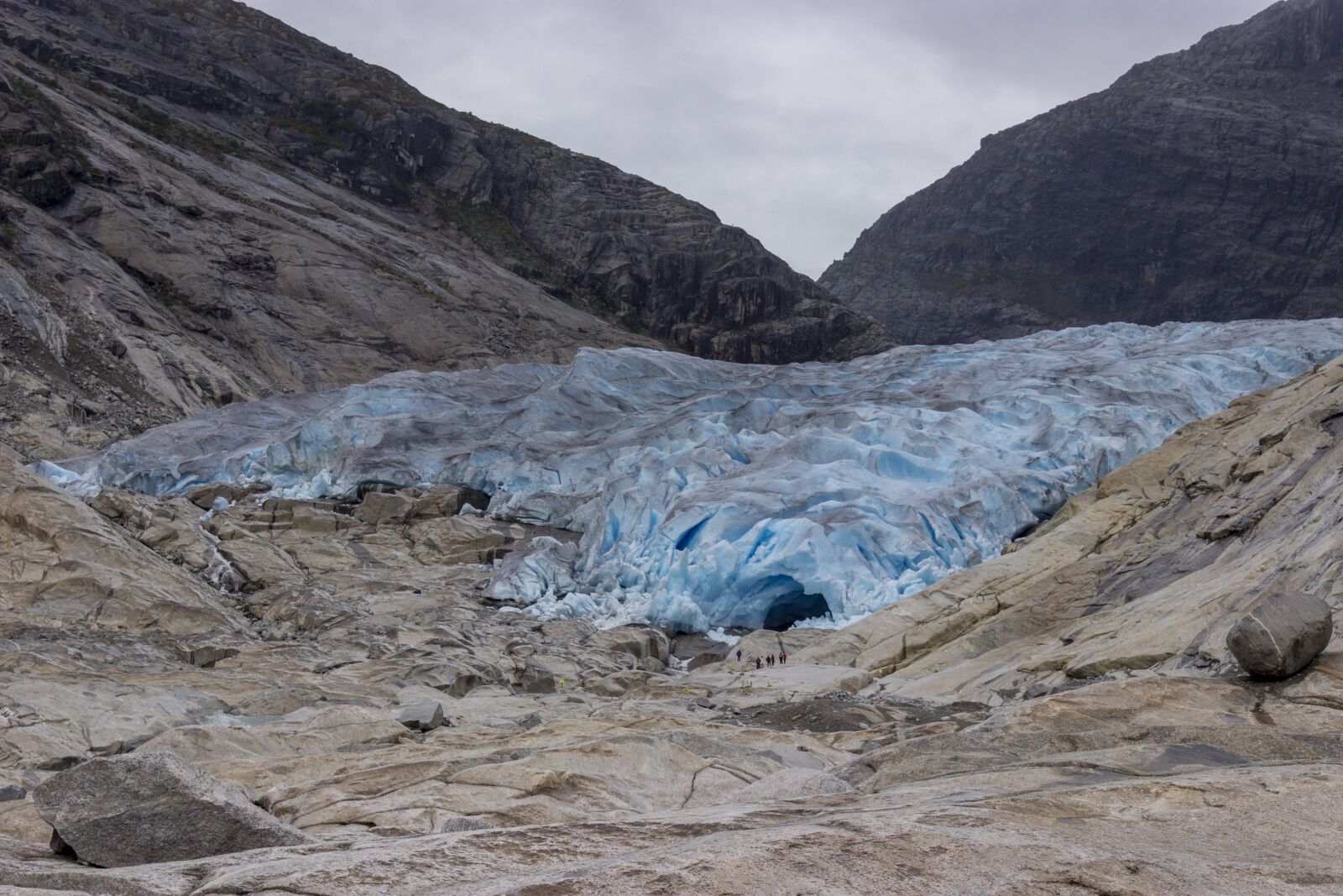 Canon EOS 600D (Rebel EOS T3i / EOS Kiss X5) sample photo. Glacier, mountains, nature photography