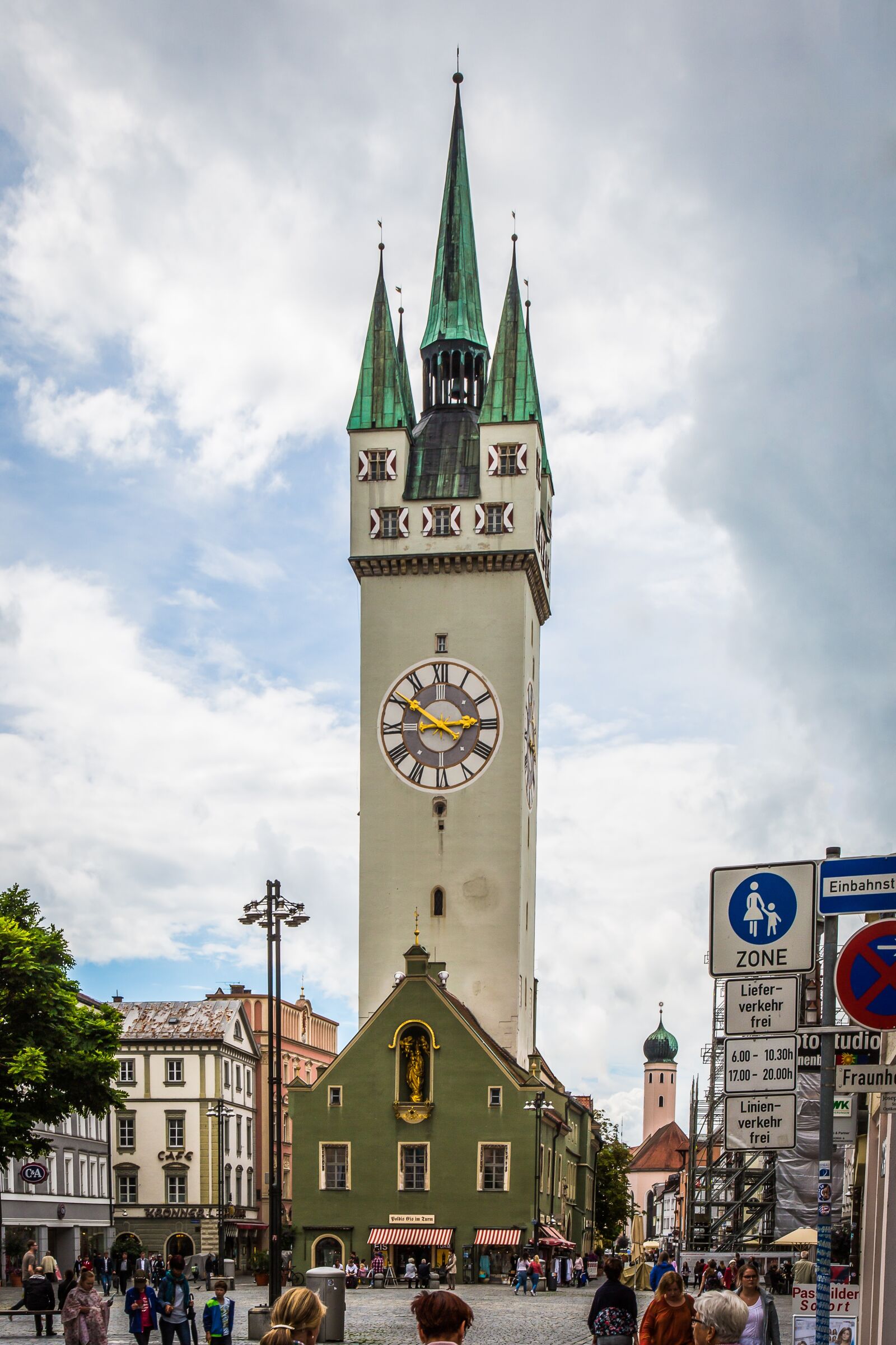 Canon EF 24-105mm F4L IS USM sample photo. Straubing, bavaria, city tower photography