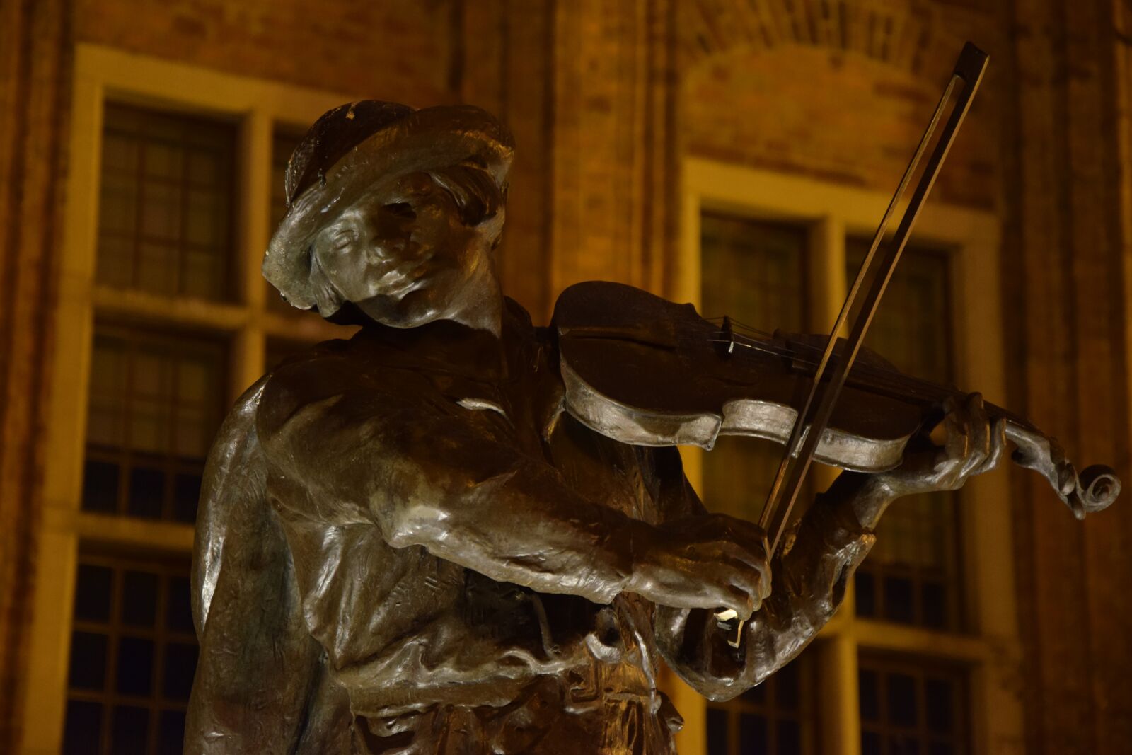 Nikon D5300 sample photo. Thorn, monument, music photography
