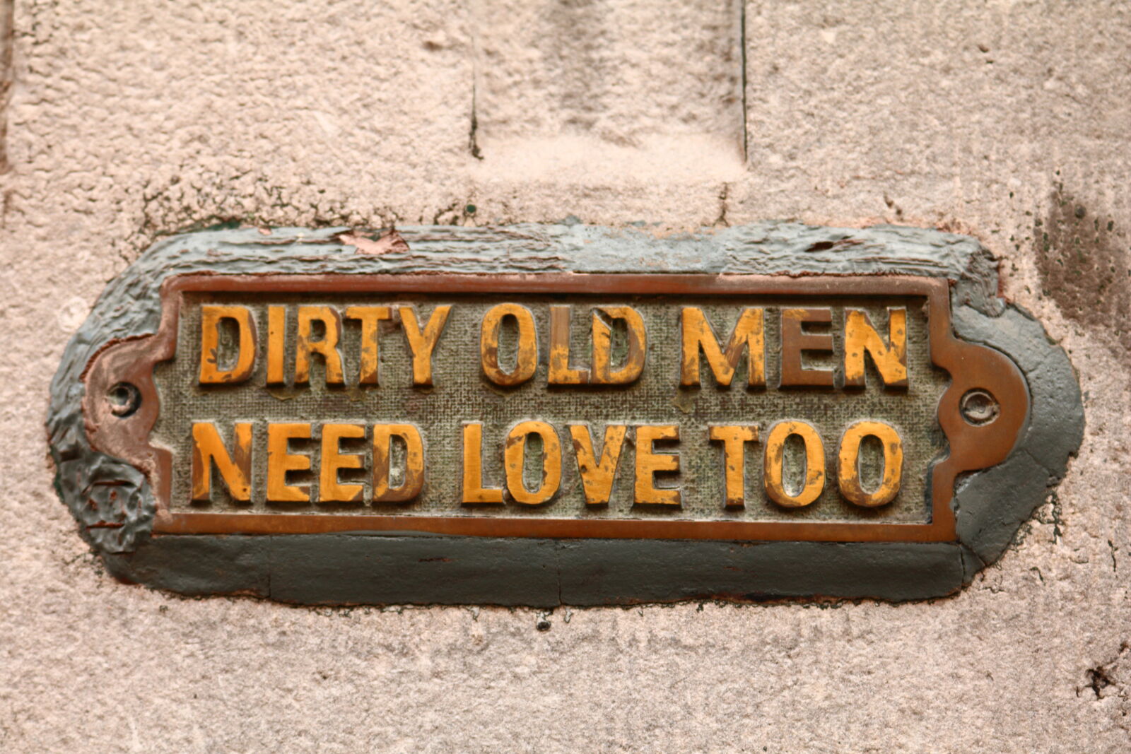 Canon EOS 750D (EOS Rebel T6i / EOS Kiss X8i) sample photo. Sign, text photography