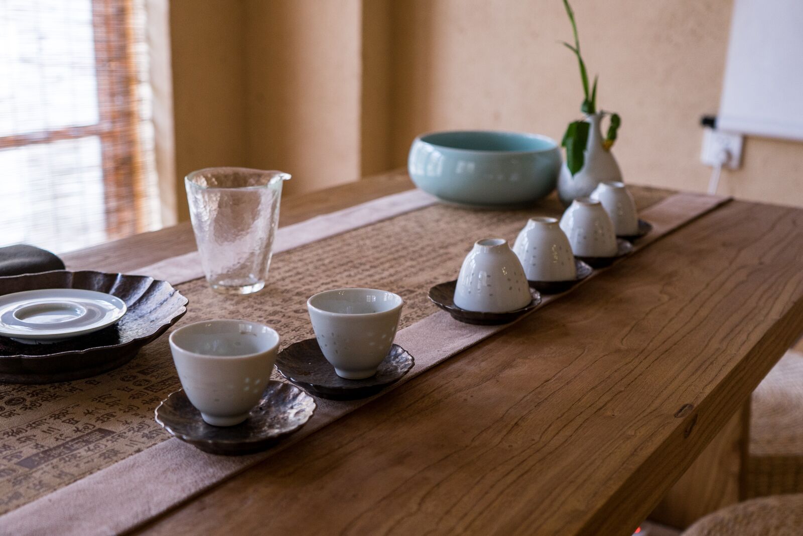 Sony a7 II + Sony FE 28-70mm F3.5-5.6 OSS sample photo. The tea room, indoor photography