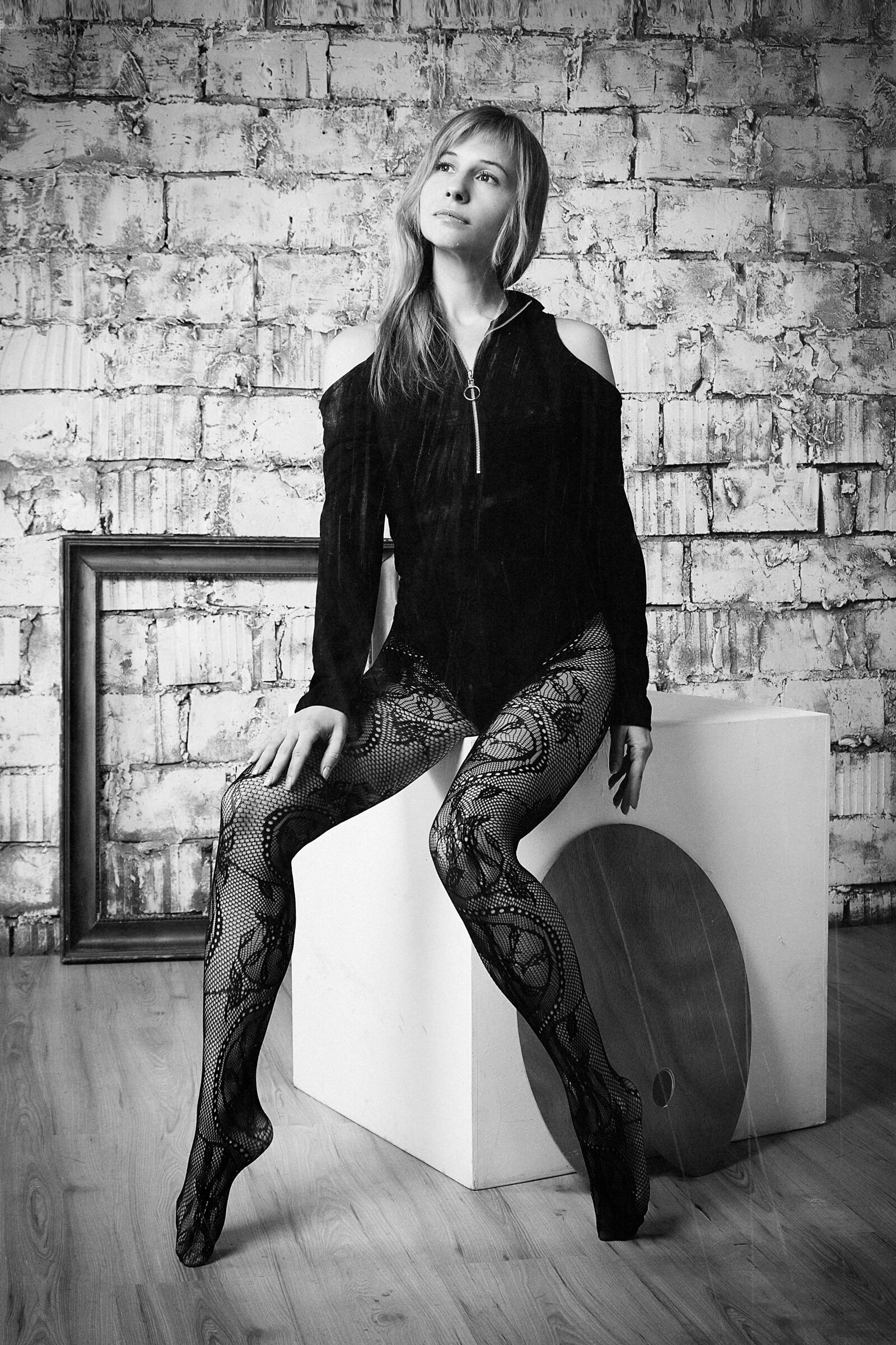 Canon EOS 5D Mark II sample photo. Legs, tights, girl photography