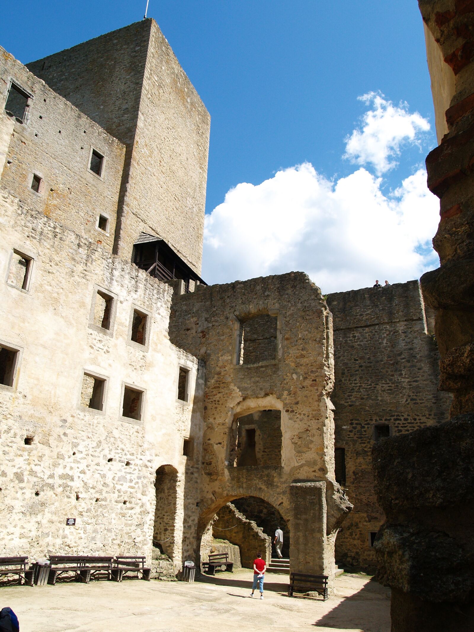 Olympus E-500 (EVOLT E-500) sample photo. Land tejn, castle, the photography