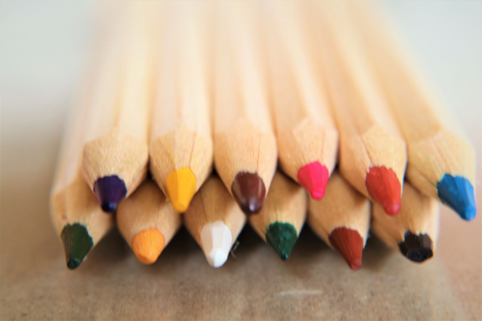 Canon EOS M50 (EOS Kiss M) sample photo. Pencils, color, school photography