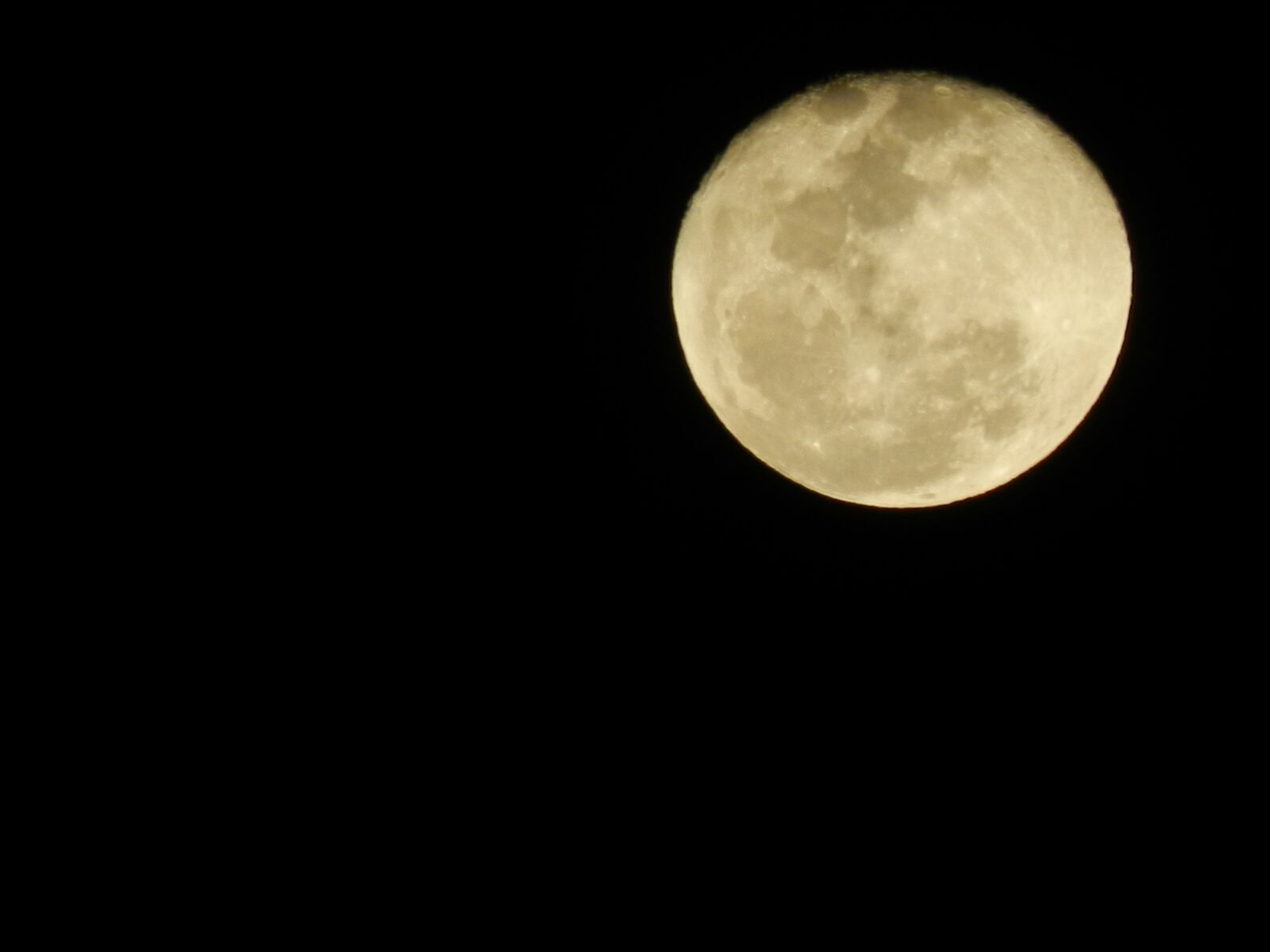 Nikon Coolpix P500 sample photo. Moon, night, dark photography