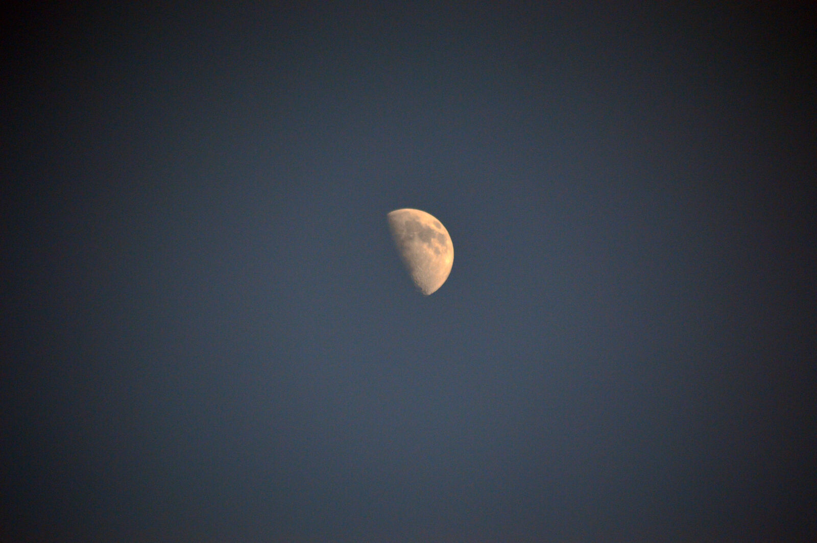 Nikon D3200 sample photo. Half, moon, half, moon photography