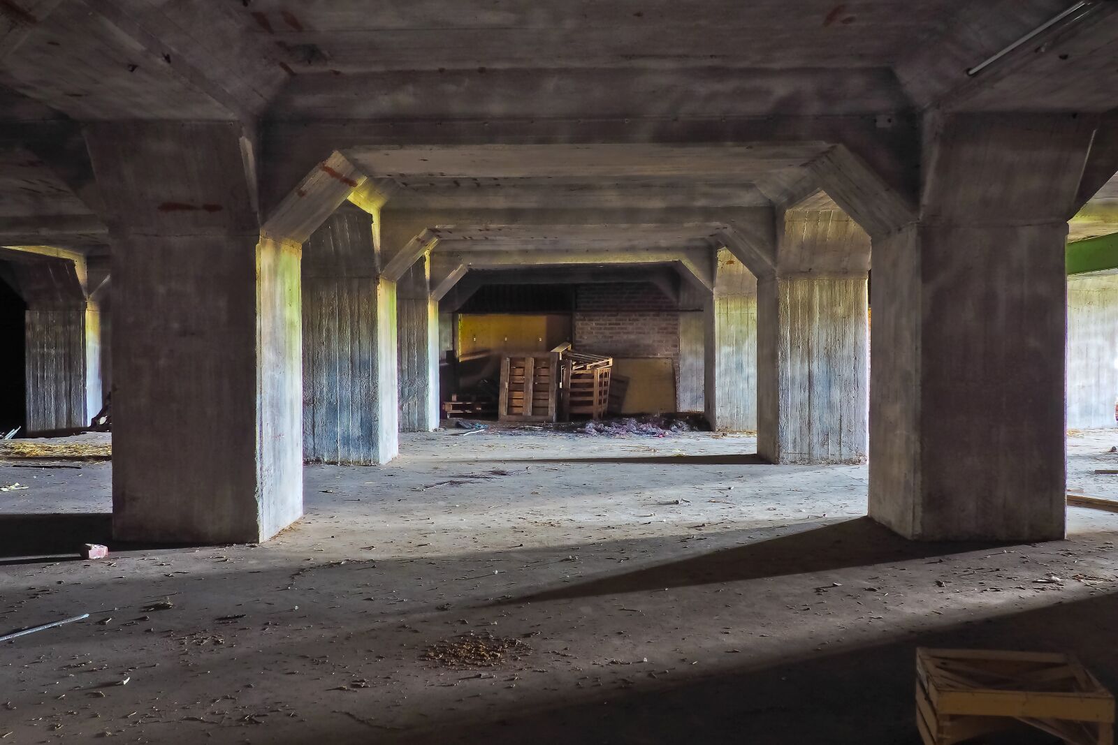 Olympus OM-D E-M10 sample photo. Lost places, warehouse, stock photography