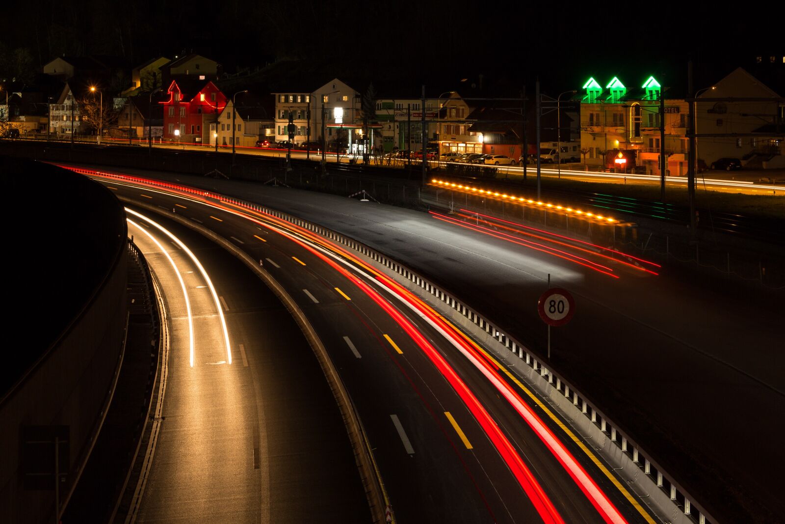 Canon EOS 700D (EOS Rebel T5i / EOS Kiss X7i) sample photo. Traffic, transport system, road photography