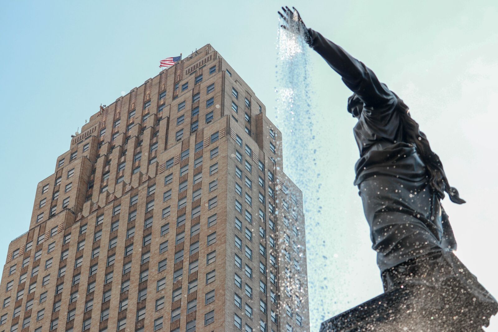 Canon EF-S 55-250mm F4-5.6 IS STM sample photo. Fountain, square, building photography