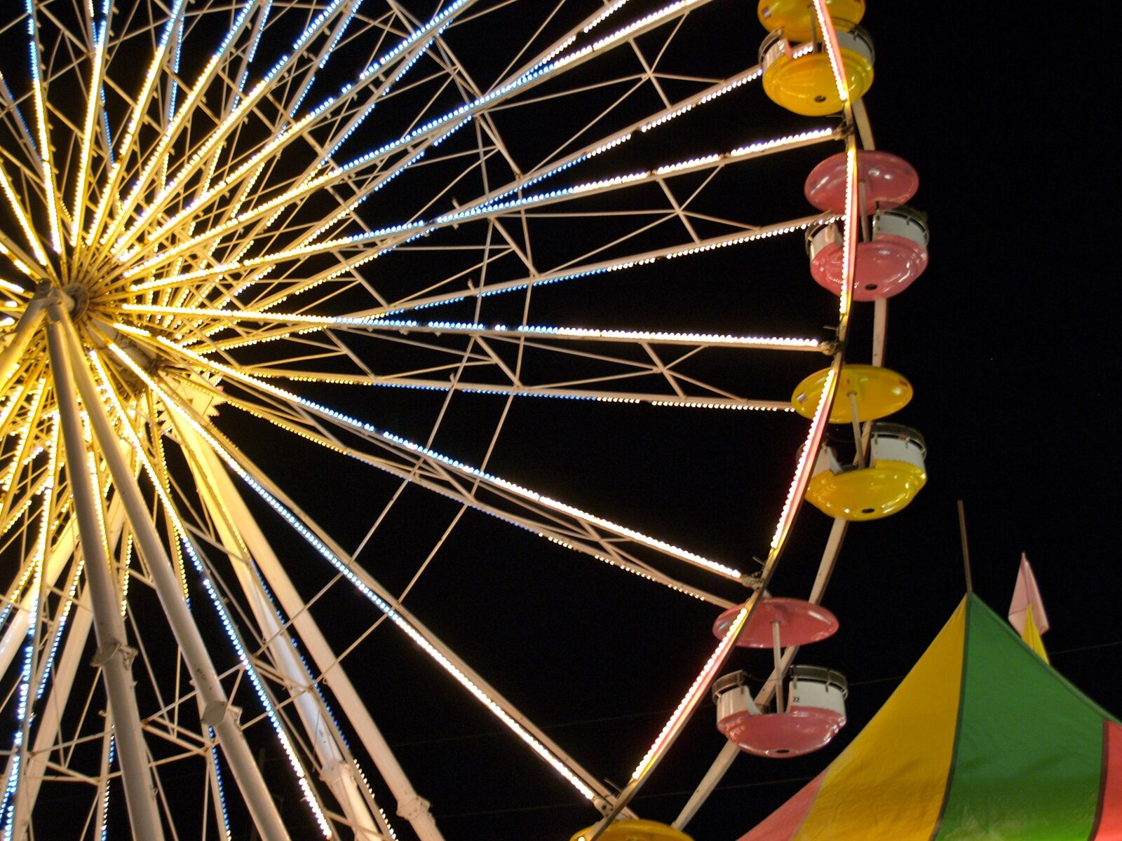 Olympus E-300 (EVOLT E-300) sample photo. Fair, faire, ferris wheel photography