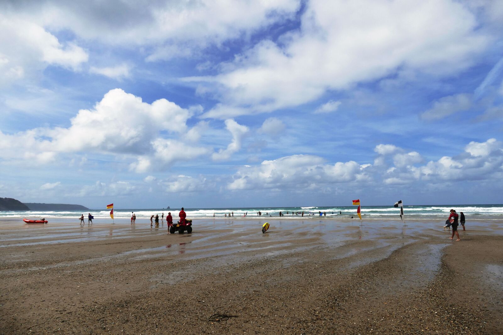 Panasonic Lumix DMC-FZ1000 sample photo. Penhale sands, perranporth, cornwall photography